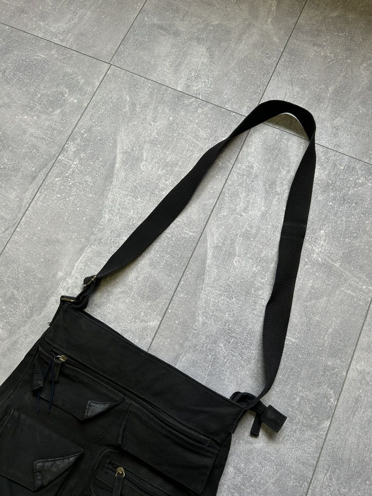 Japanese Brand × Vintage Vintage black Sling bag y2k streetwear Japanese brand rare Size ONE SIZE - 3 Thumbnail