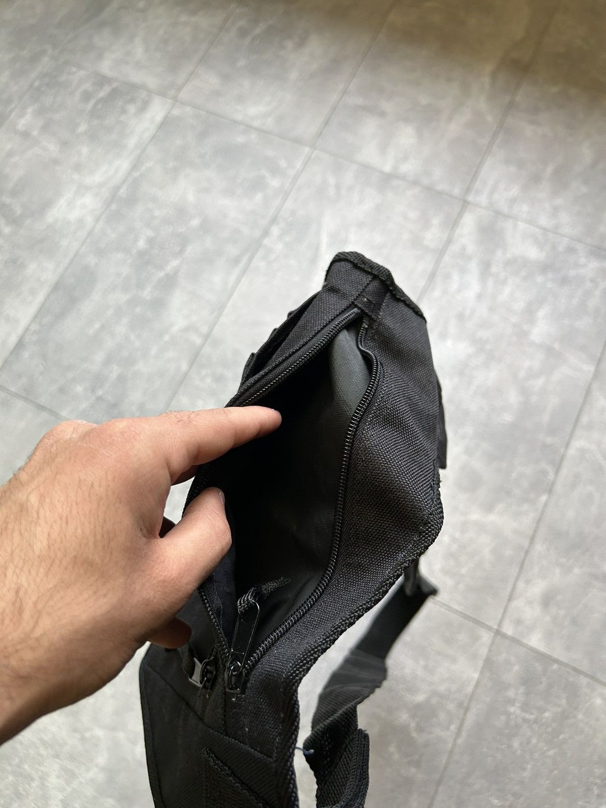 Japanese Brand × Vintage Vintage black Sling bag y2k streetwear Japanese brand rare Size ONE SIZE - 4 Thumbnail
