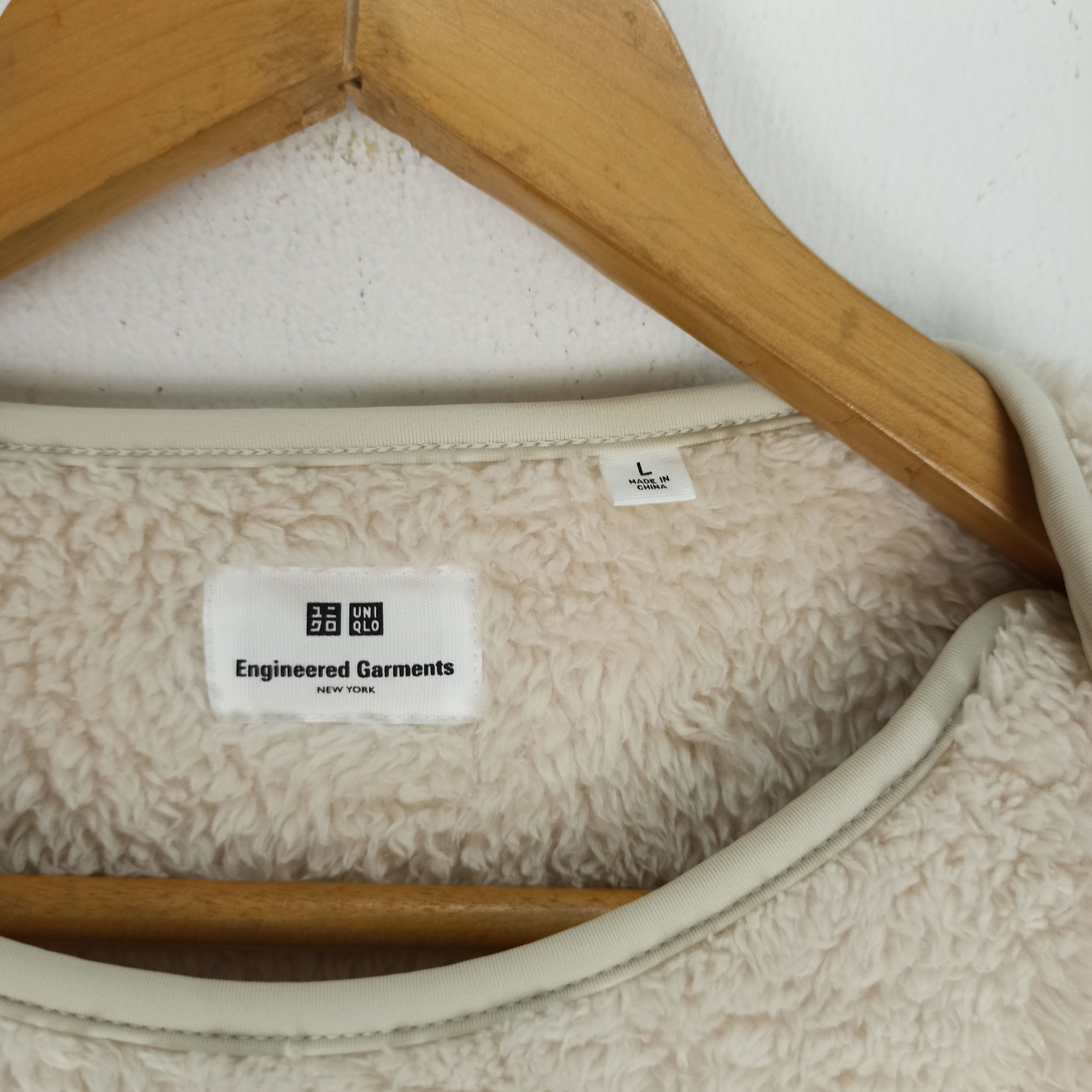 Engineered Garments × Uniqlo 🔥STEALS🔥 Engineered Garments X Uniqlo Cream Colour soft Size US L / EU 52-54 / 3 - 6 Thumbnail