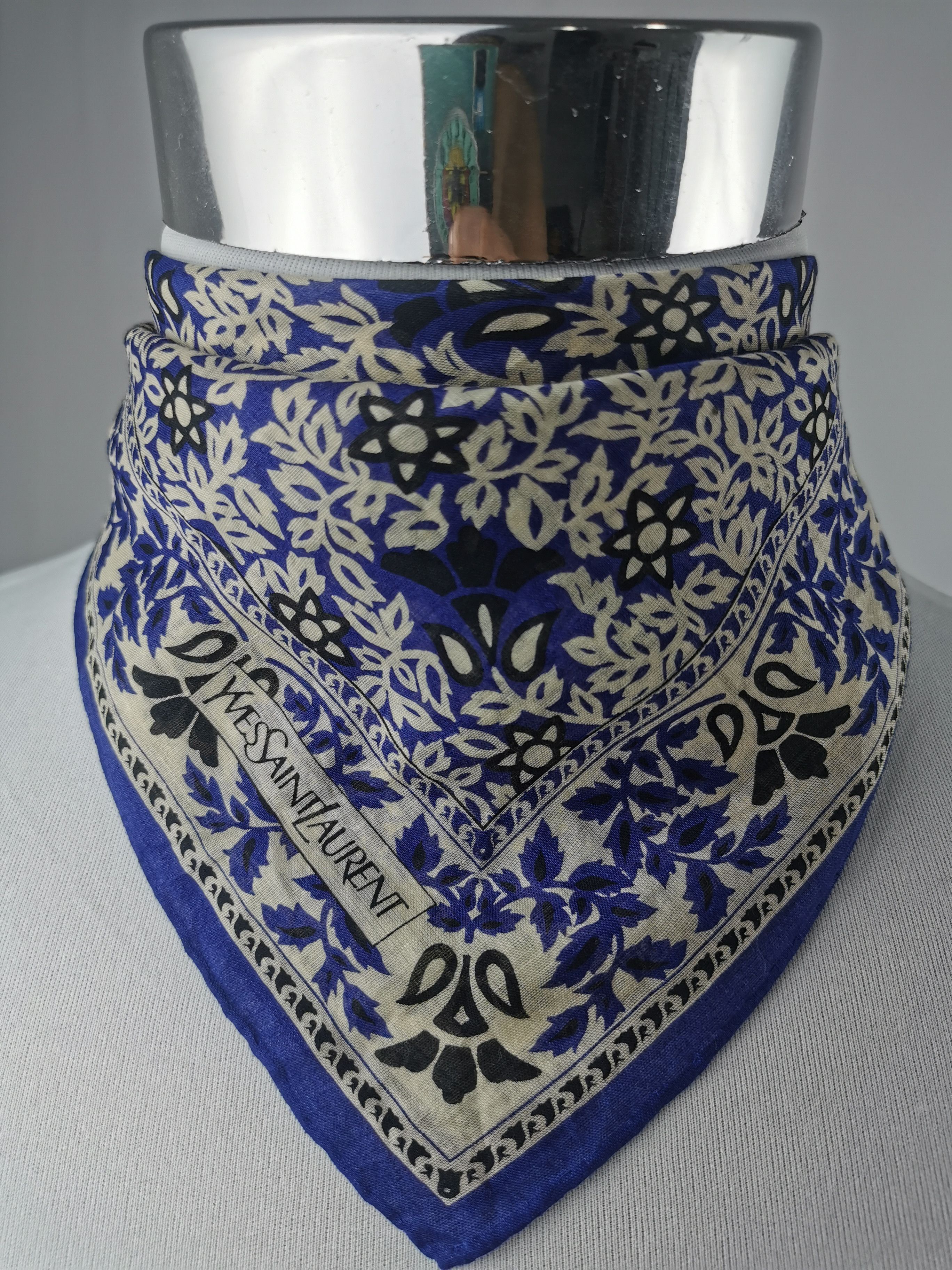 Vintage × Yves Saint Laurent Yves saint laurent handkerchief bandana neckerchief Size ONE SIZE - 1 Thumbnail