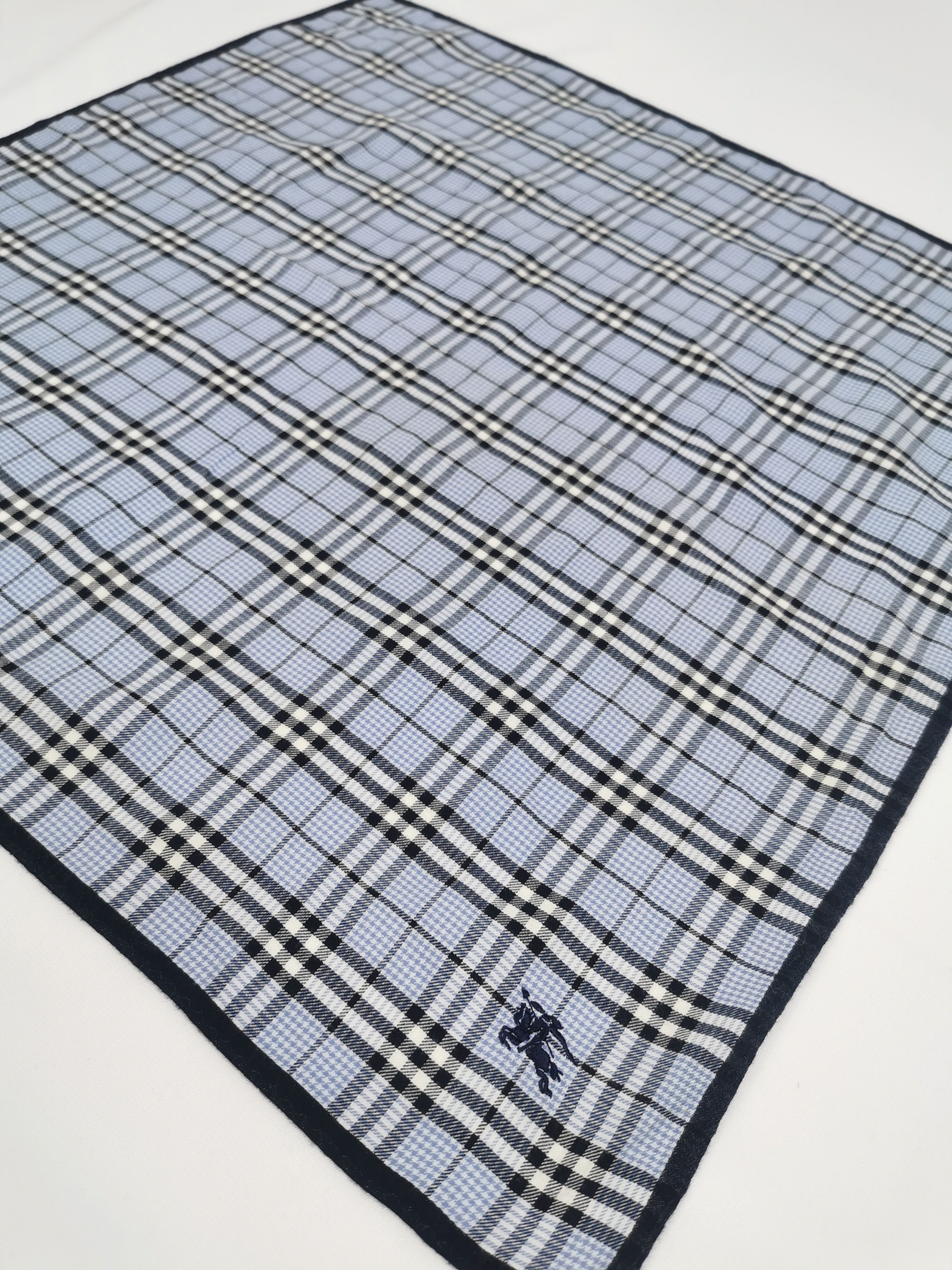 Burberry × Vintage Burberry handkerchief bandana neckerchief Size ONE SIZE - 3 Thumbnail