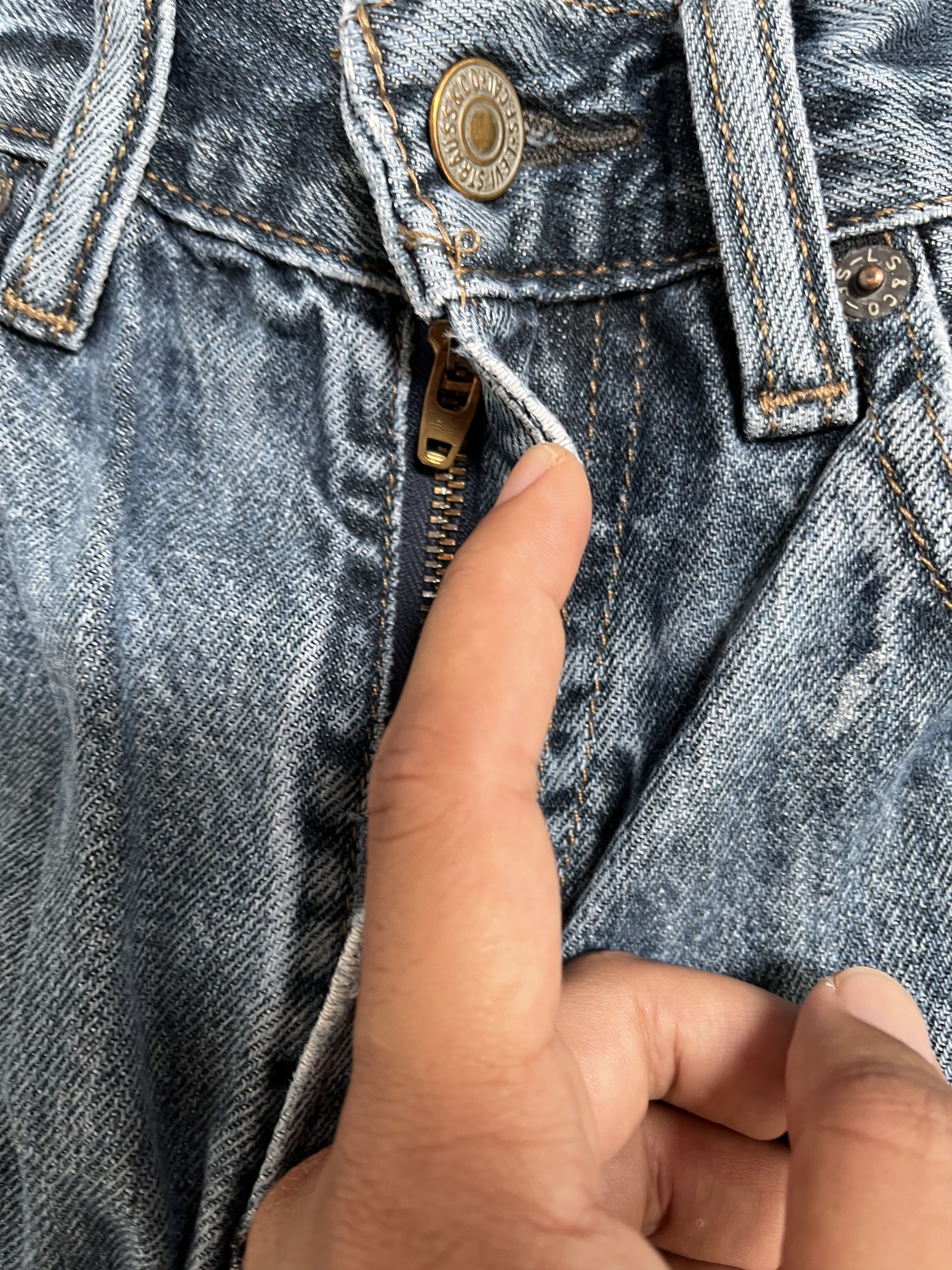 Levi's Vintage Levis 559 Distressed Jeans -L73 Size US 31 - 7 Thumbnail