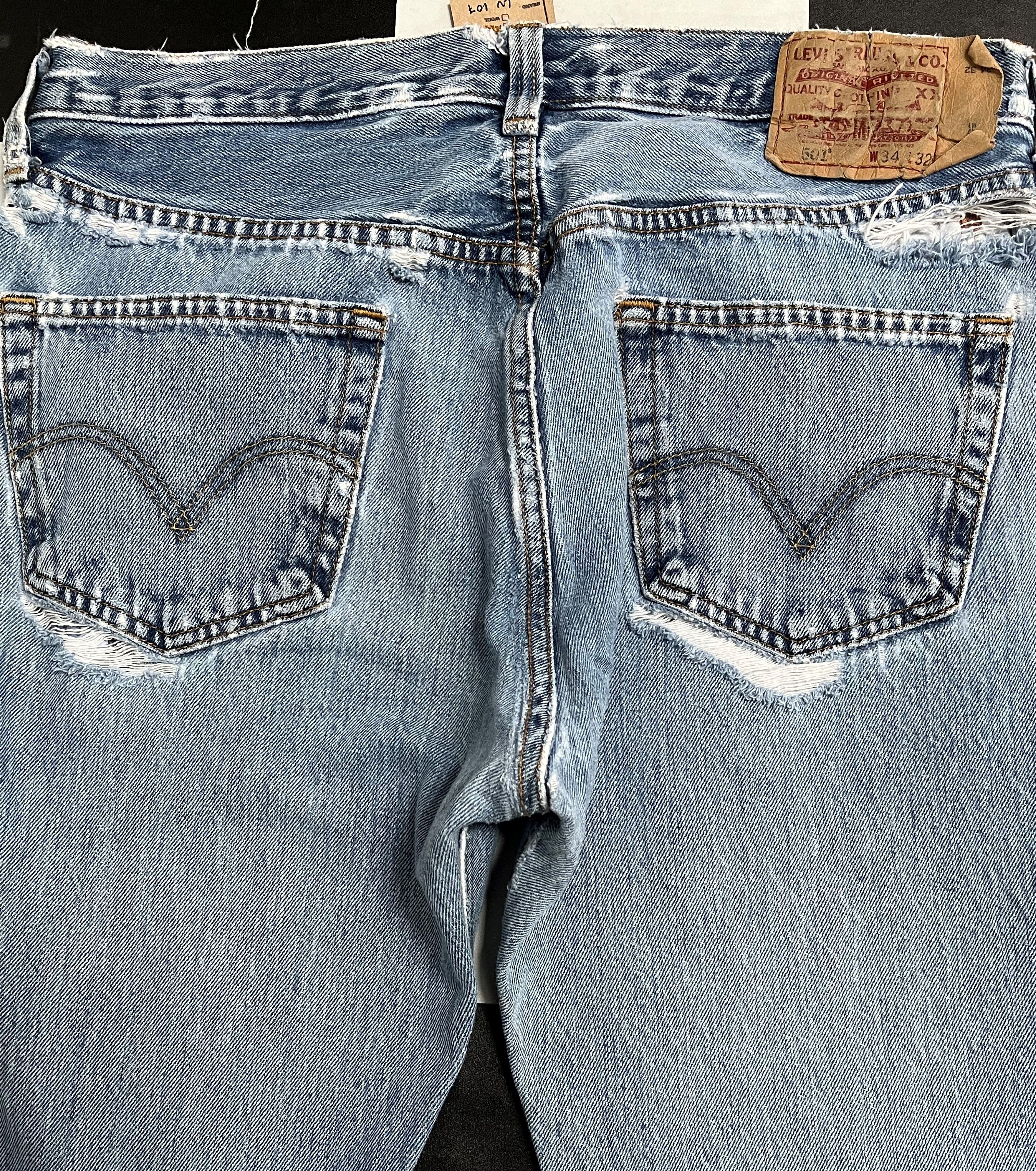 Levi's Vintage Levis 501 Jeans Distressed Denim L107 Size US 34 / EU 50 - 12 Thumbnail
