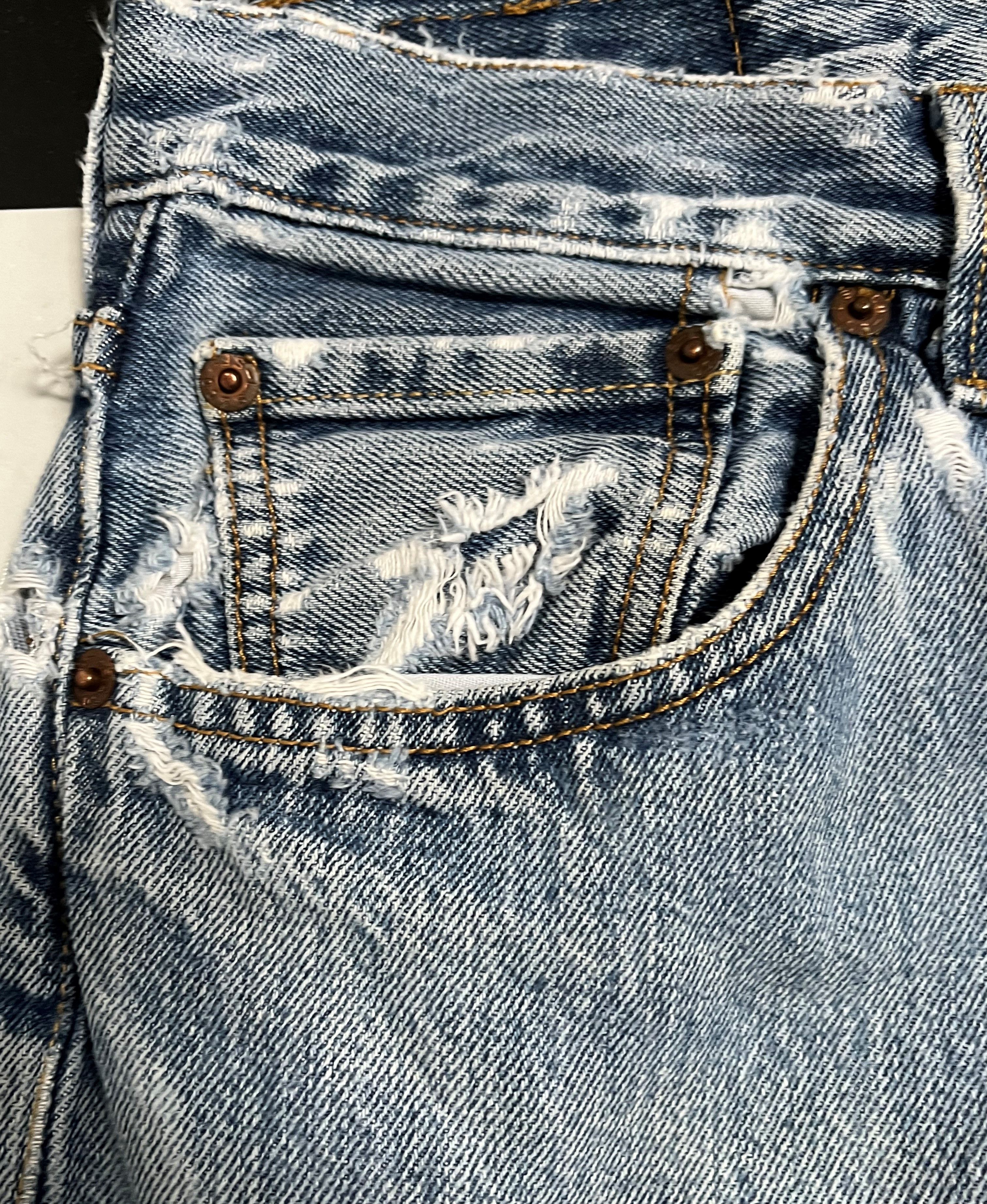 Levi's Vintage Levis 501 Jeans Distressed Denim L107 Size US 34 / EU 50 - 8 Thumbnail