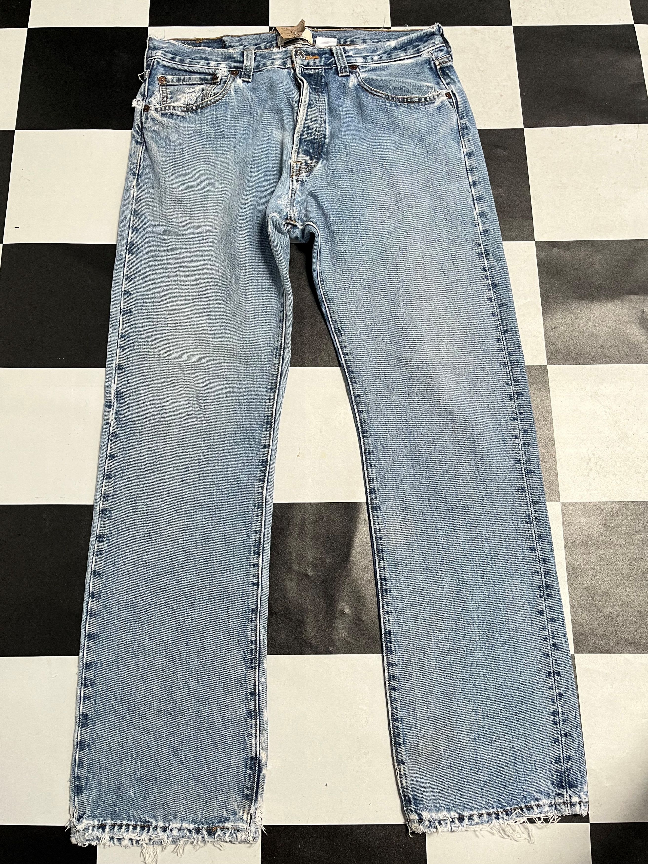 Levi's Vintage Levis 501 Jeans Distressed Denim L107 Size US 34 / EU 50 - 1 Thumbnail
