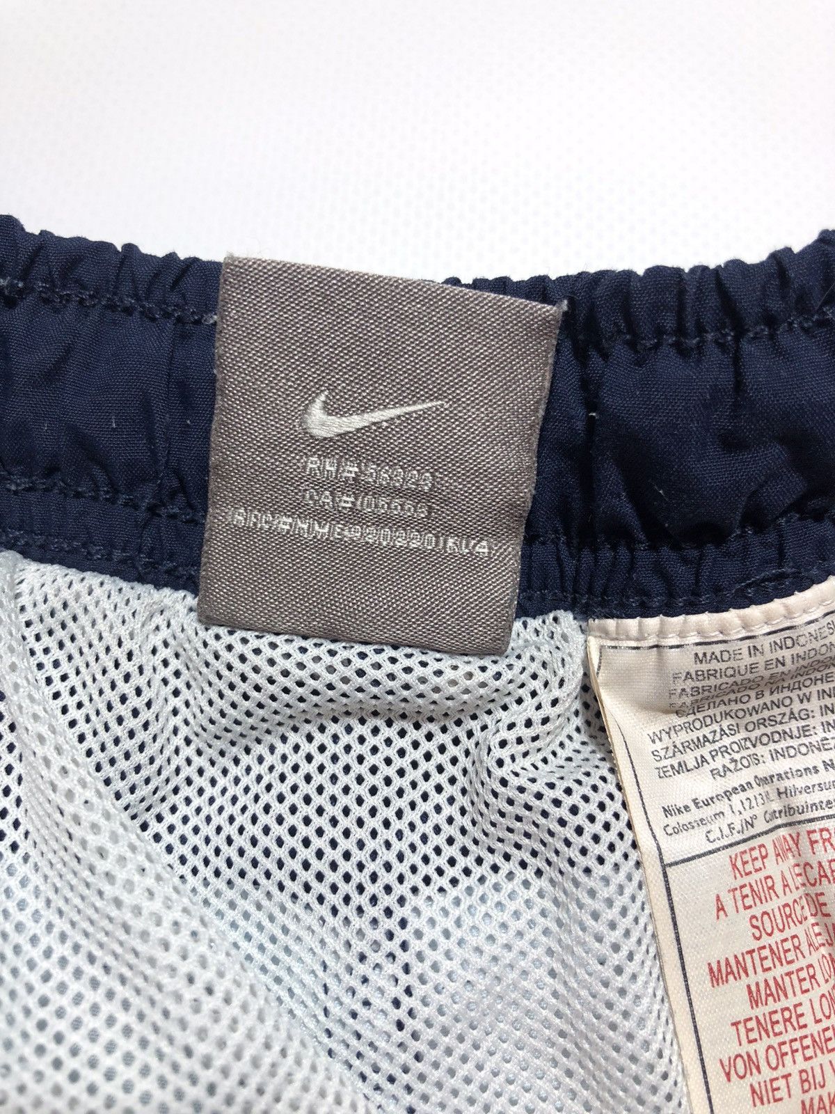 Nike Nike Vintage Nylon Shorts Size US 36 / EU 52 - 9 Thumbnail