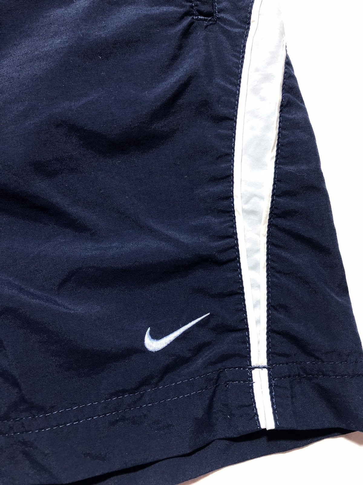 Nike Nike Vintage Nylon Shorts Size US 36 / EU 52 - 3 Thumbnail