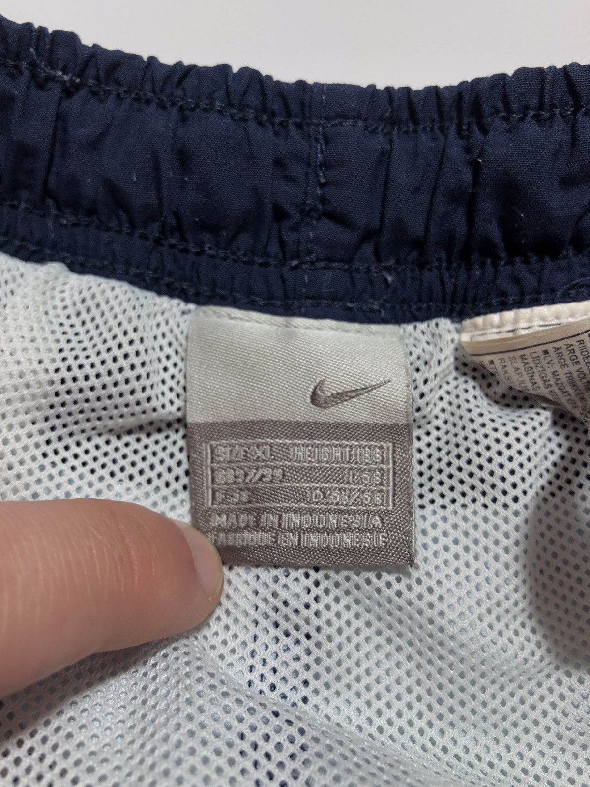 Nike Nike Vintage Nylon Shorts Size US 36 / EU 52 - 8 Thumbnail
