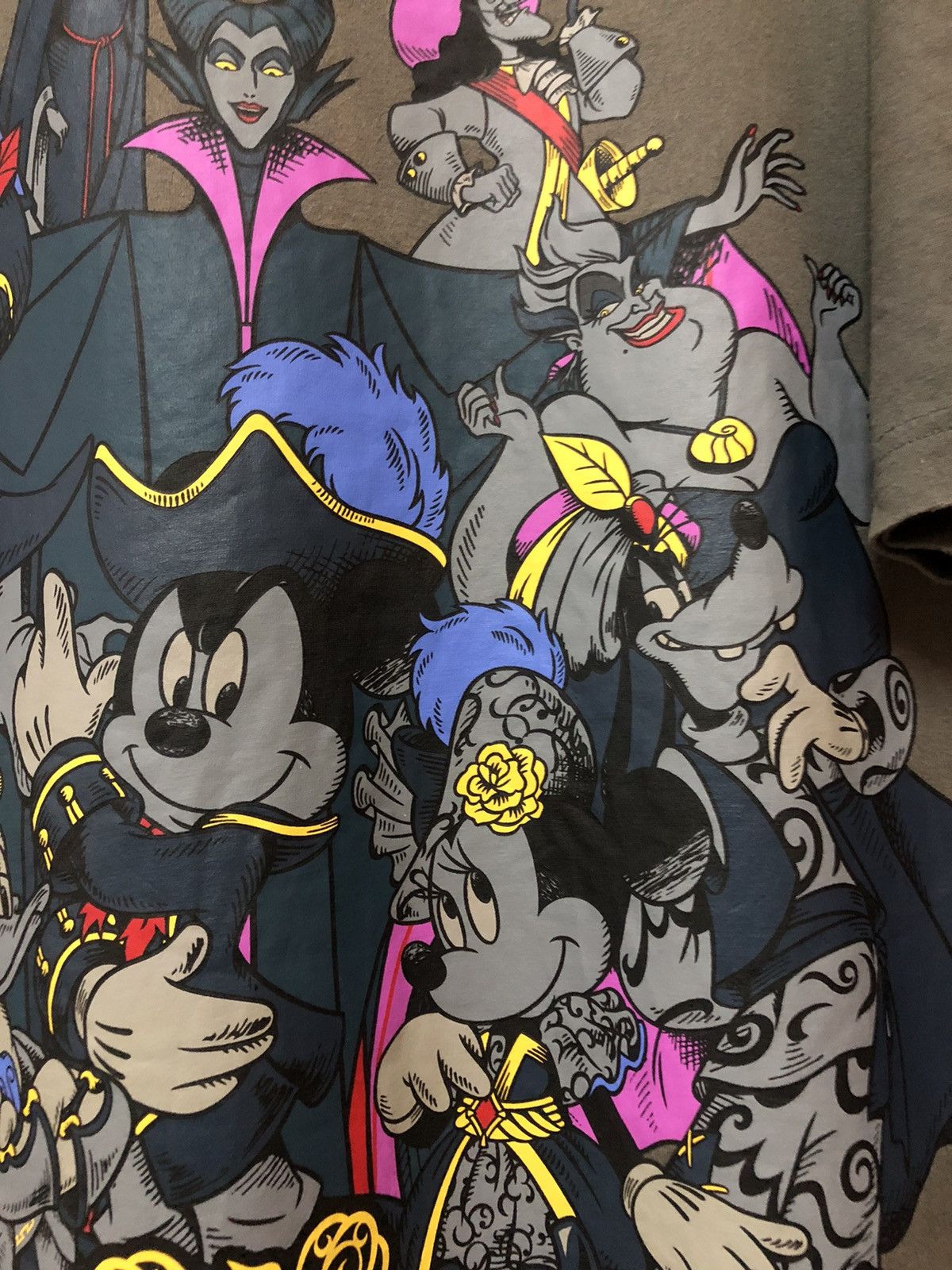 Disney × Mickey Mouse Mickey Mouse Disney Halloween 2015 Overprint Rare Tee Shirt Size US XL / EU 56 / 4 - 4 Thumbnail