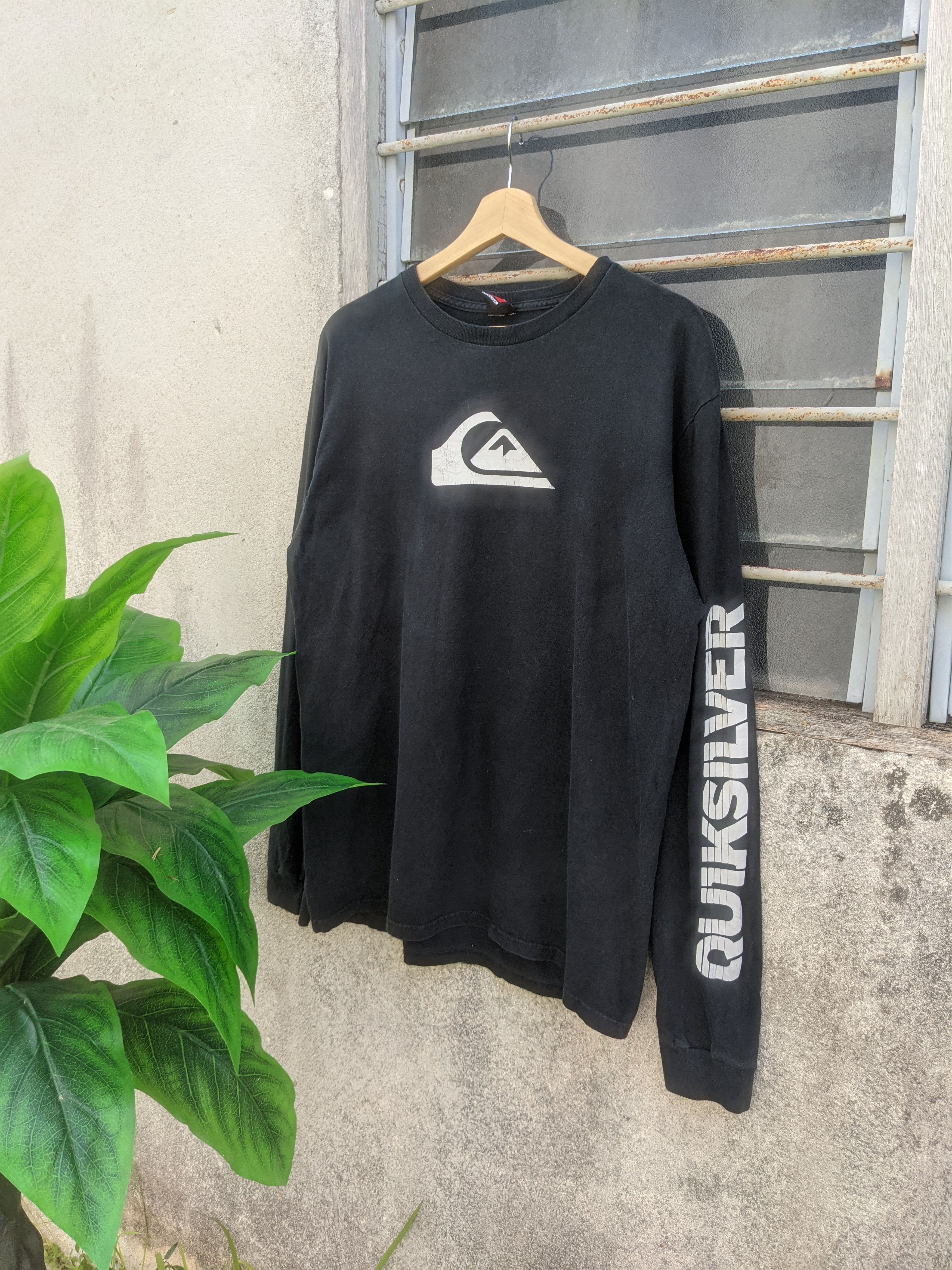⚡️Rare⚡️Vintage Quiksilver Spellout Printed Tshirt
