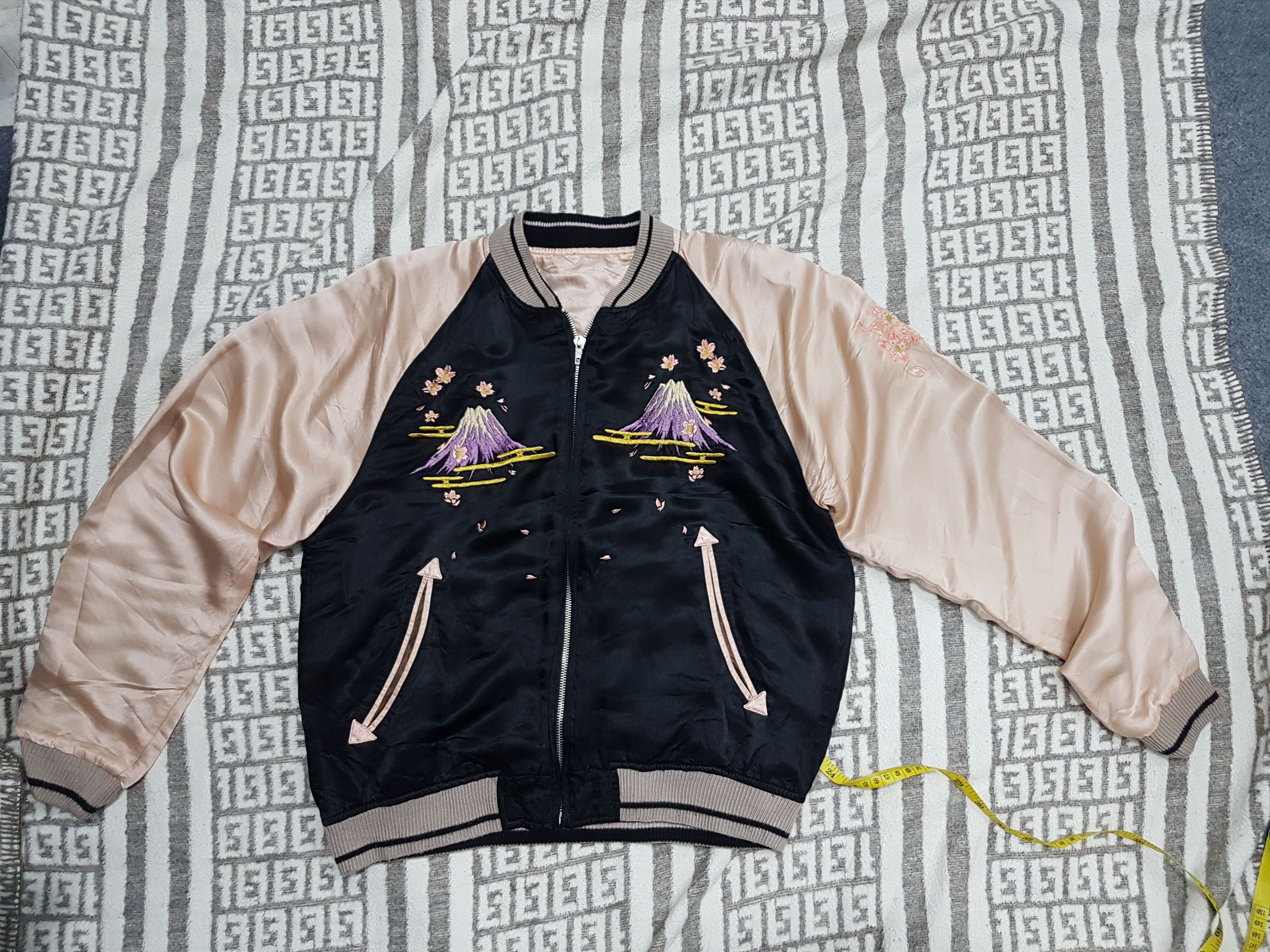 Japanese Brand Fit XS to S, Geisha Skull Silk-Rayon Sukajan Cropped Jacket Size US S / EU 44-46 / 1 - 16 Thumbnail