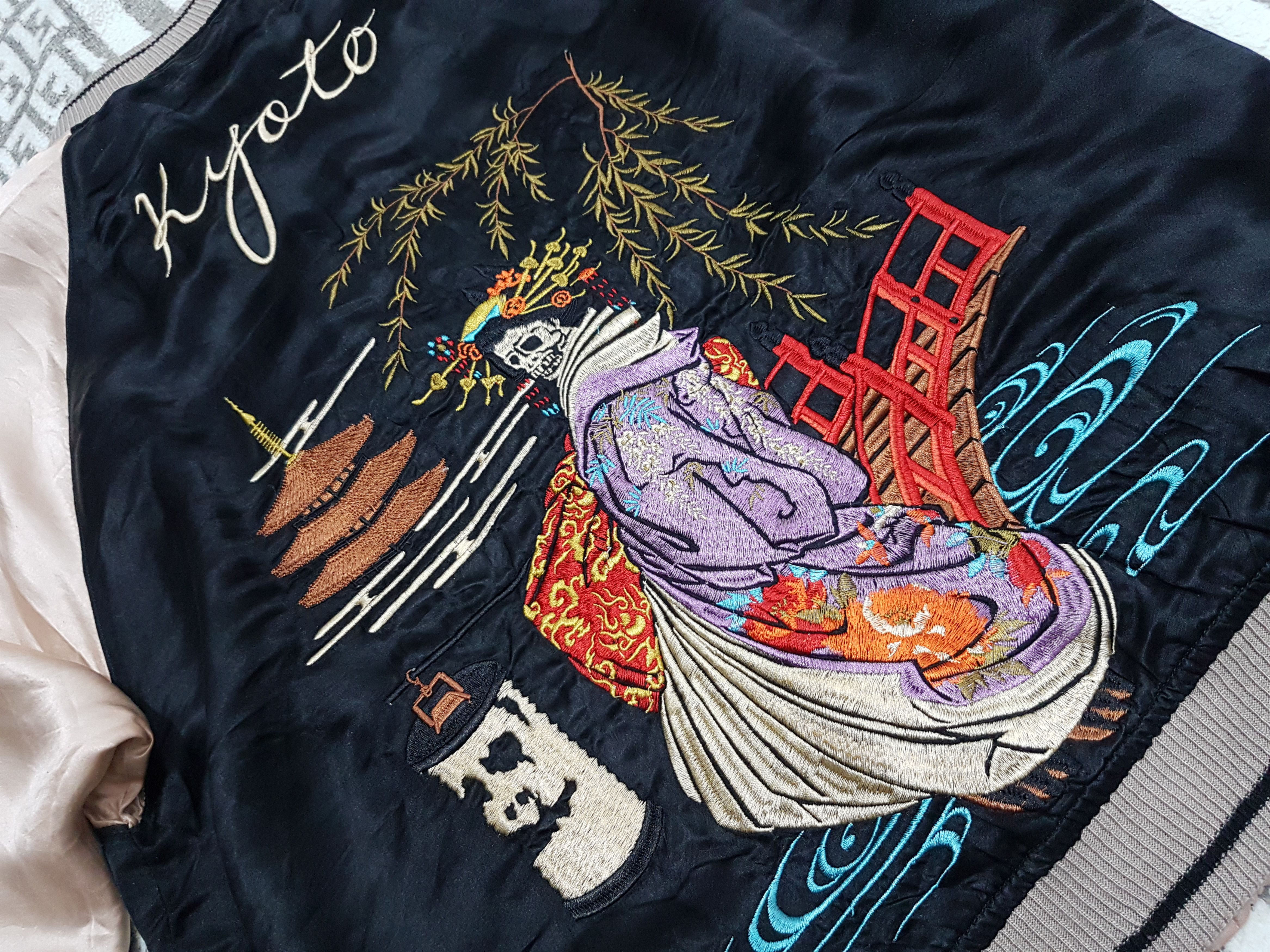 Japanese Brand Fit XS to S, Geisha Skull Silk-Rayon Sukajan Cropped Jacket Size US S / EU 44-46 / 1 - 17 Thumbnail