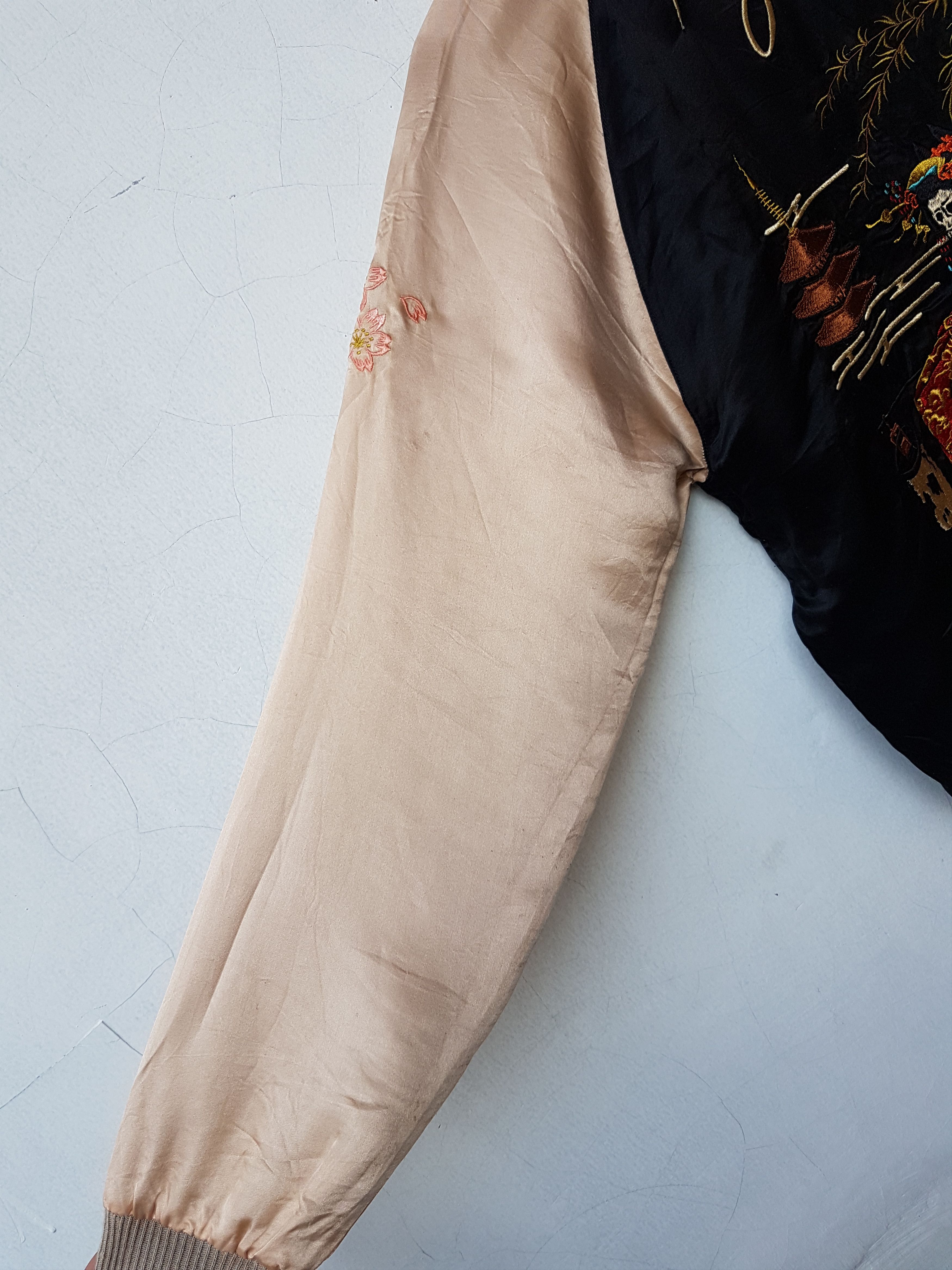 Japanese Brand Fit XS to S, Geisha Skull Silk-Rayon Sukajan Cropped Jacket Size US S / EU 44-46 / 1 - 4 Thumbnail