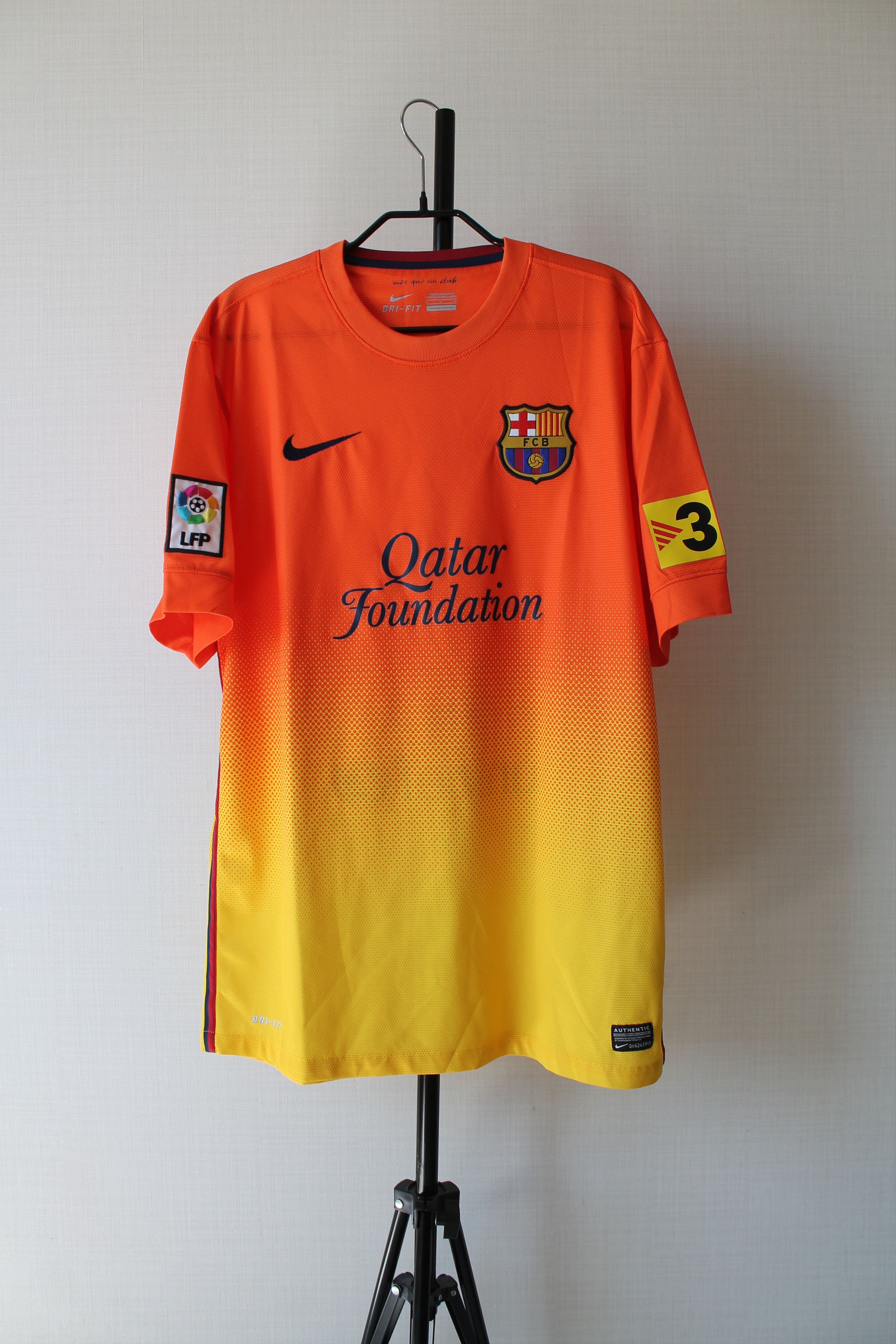 Nike Authentic Qatar Foundation Barcelona FCB Orange Soccer Jersey Men’s  Size XL