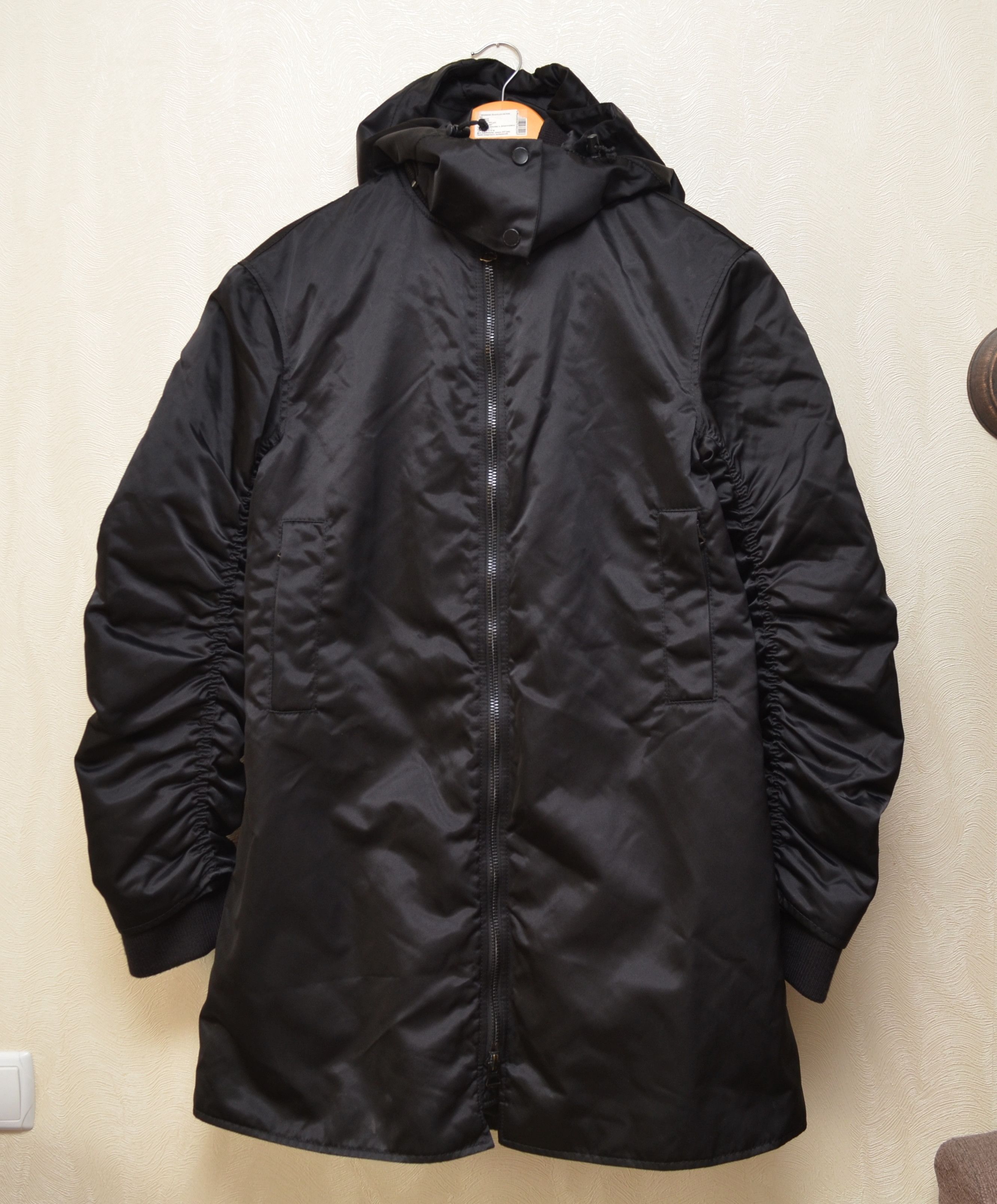 Acne Studios Acne Studios Lexi Ruched Satin Bomber Jacket Black Size XS / US 0-2 / IT 36-38 - 2 Thumbnail