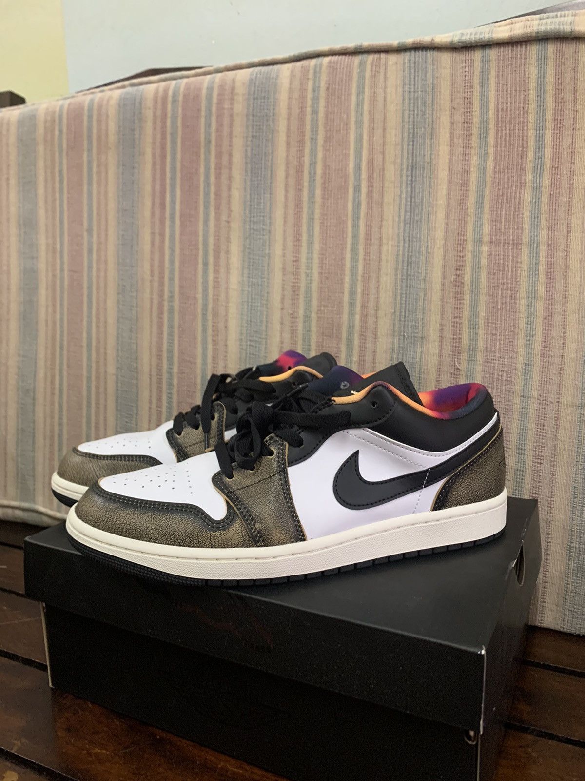 image of Jordan Nike Air Jordan 1 Low Se Shoes in White, Men's (Size 9)