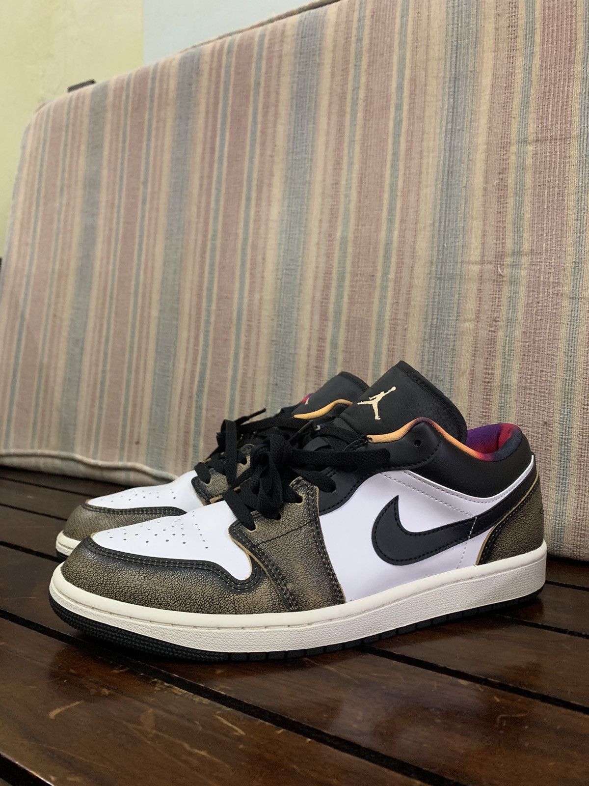 Jordan Brand Nike Air Jordan 1 Low SE Size US 10 / EU 43 - 5 Thumbnail