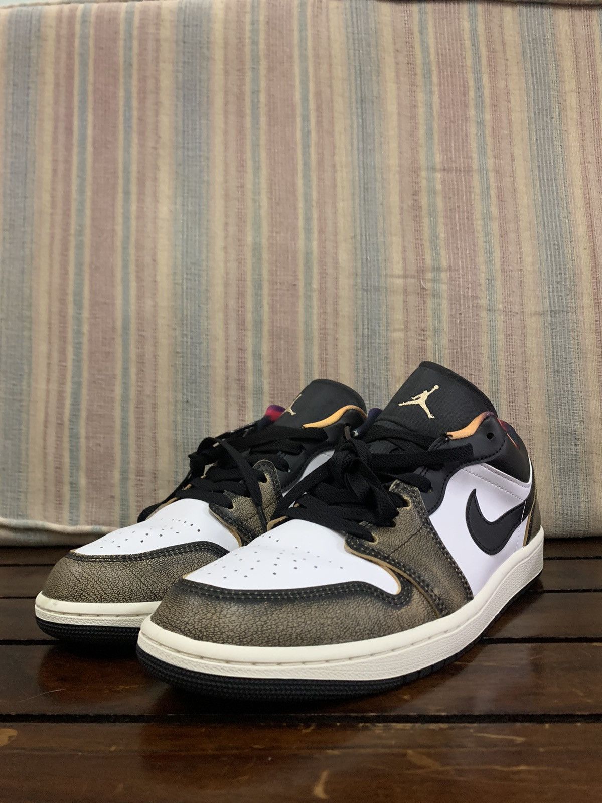 Jordan Brand Nike Air Jordan 1 Low SE Size US 10 / EU 43 - 4 Thumbnail