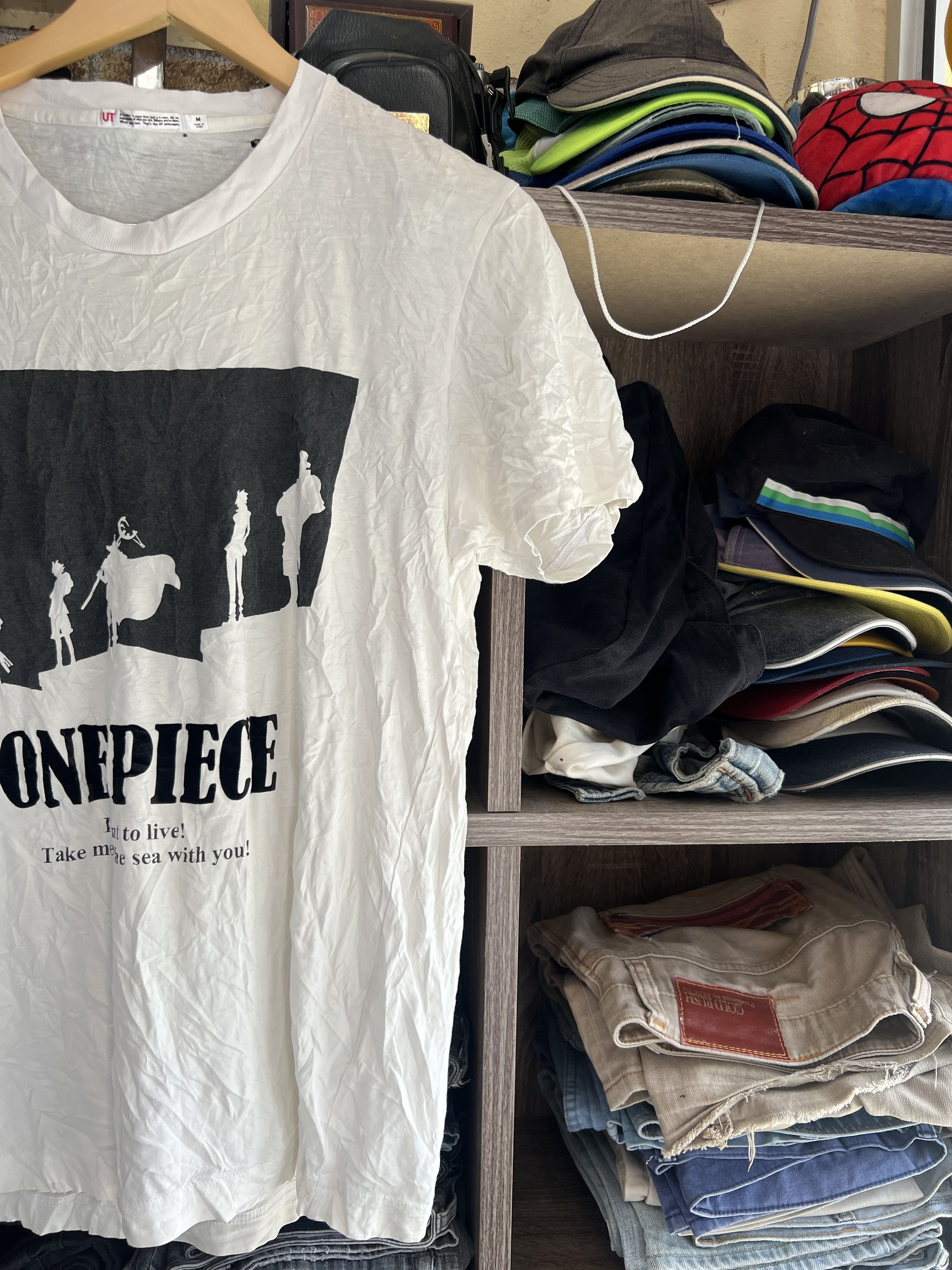 One Piece 🔥Distressed One Piece Uniqlo Printed Tees Size US M / EU 48-50 / 2 - 3 Thumbnail