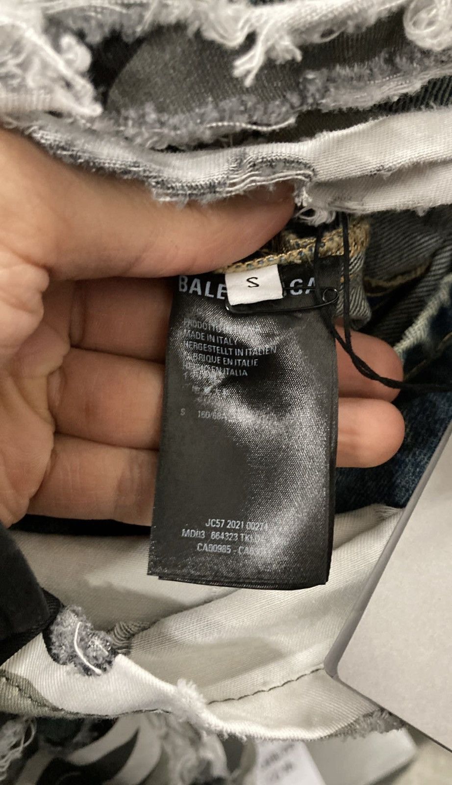 Balenciaga Balenciaga Fall 2021 Trompe-L'Oeil Camo Shorts Size US 32 / EU 48 - 13 Thumbnail