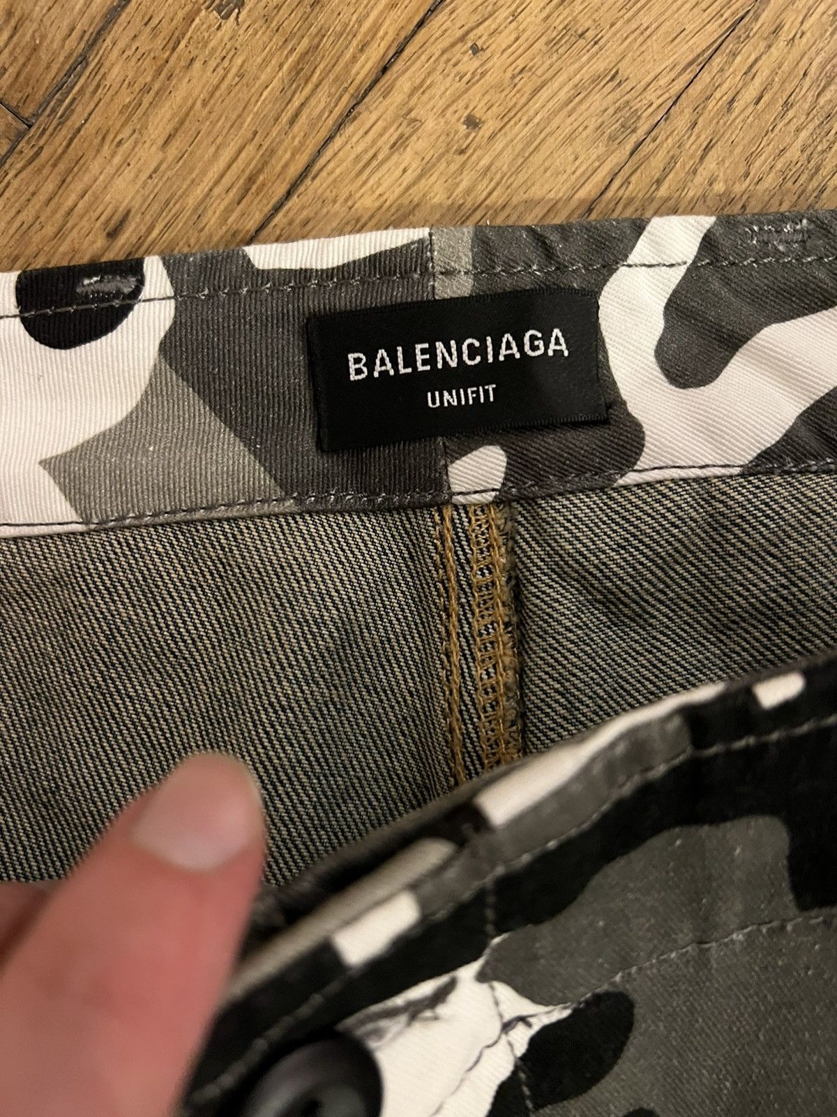 Balenciaga Balenciaga Fall 2021 Trompe-L'Oeil Camo Shorts Size US 34 / EU 50 - 7 Thumbnail