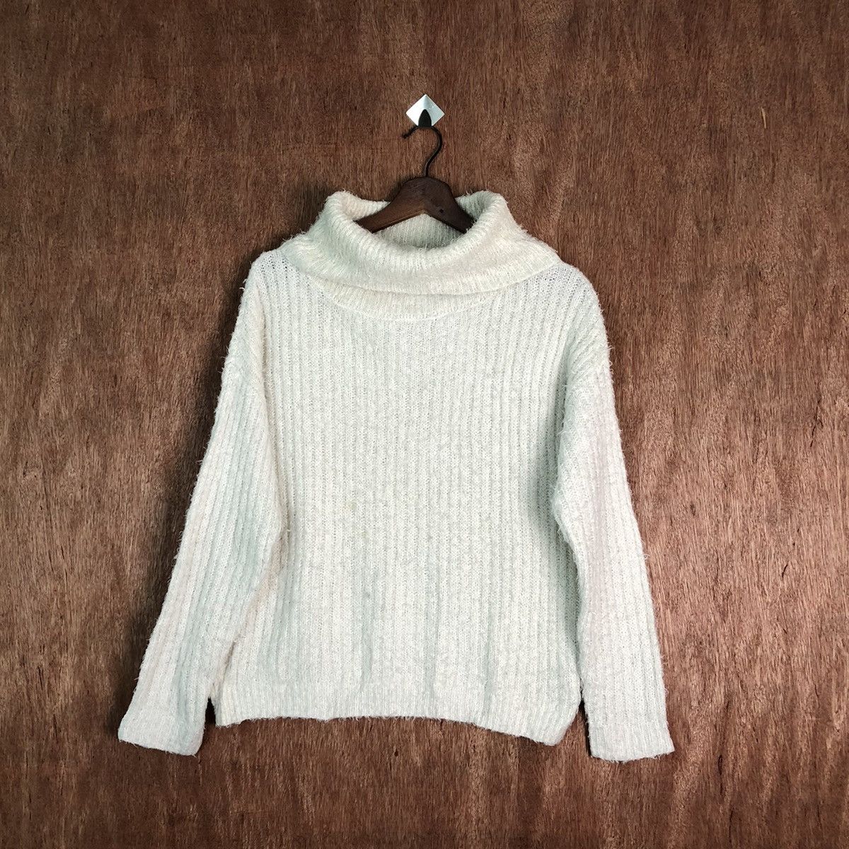 image of Anne Basket White Shag Shaggy Fur Mohair Knitwear 6543, Men's (Size Medium)