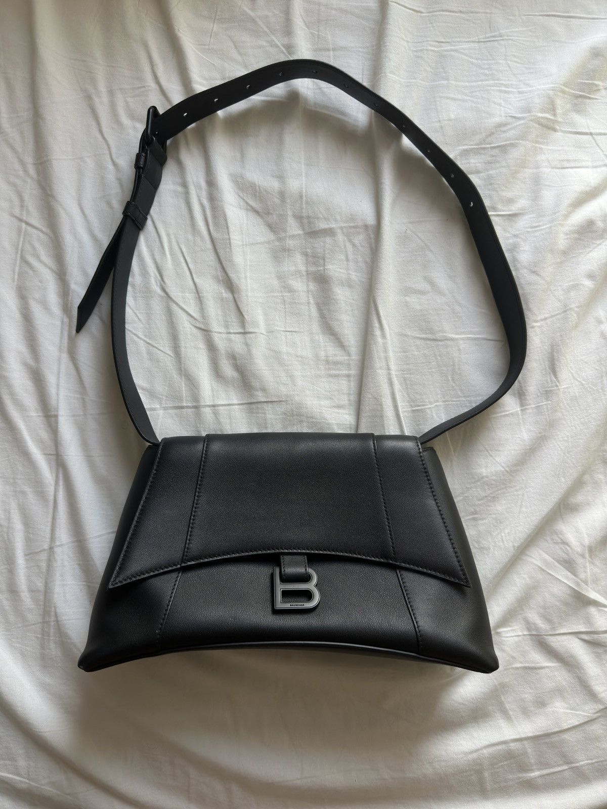 Balenciaga Balenciaga Downtown Small Shoulder Bag Size ONE SIZE - 1 Thumbnail
