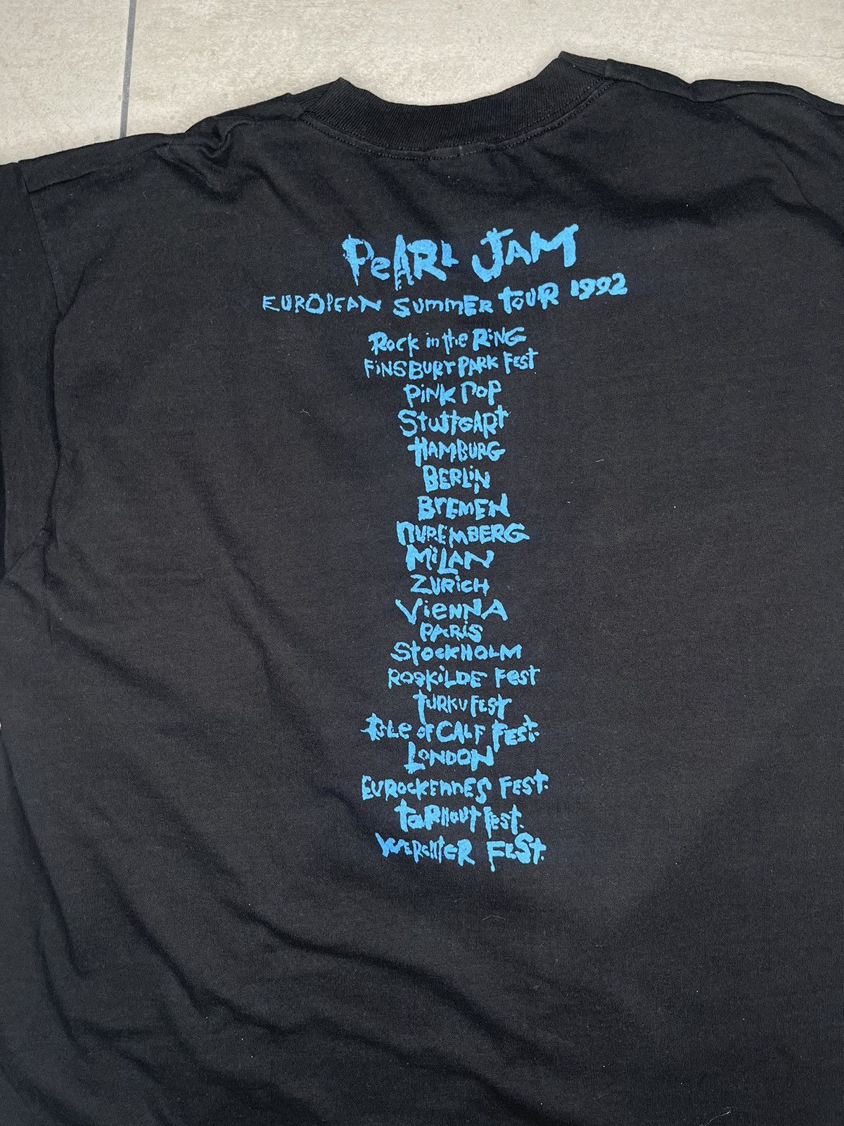 Band Tees Vintage Pearl Jam tour tee Size US XL / EU 56 / 4 - 6 Thumbnail