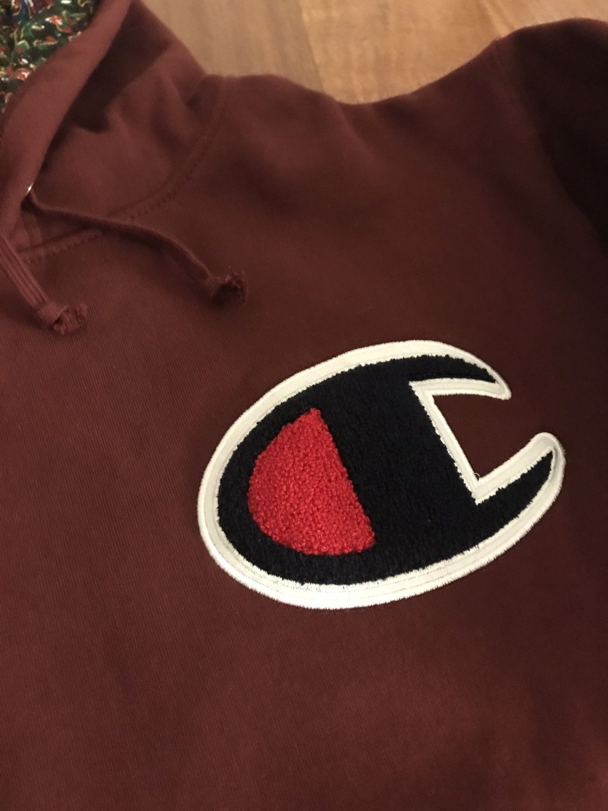 Champion × Supreme Burgundy Paisley Hoodie Size US XL / EU 56 / 4 - 2 Thumbnail