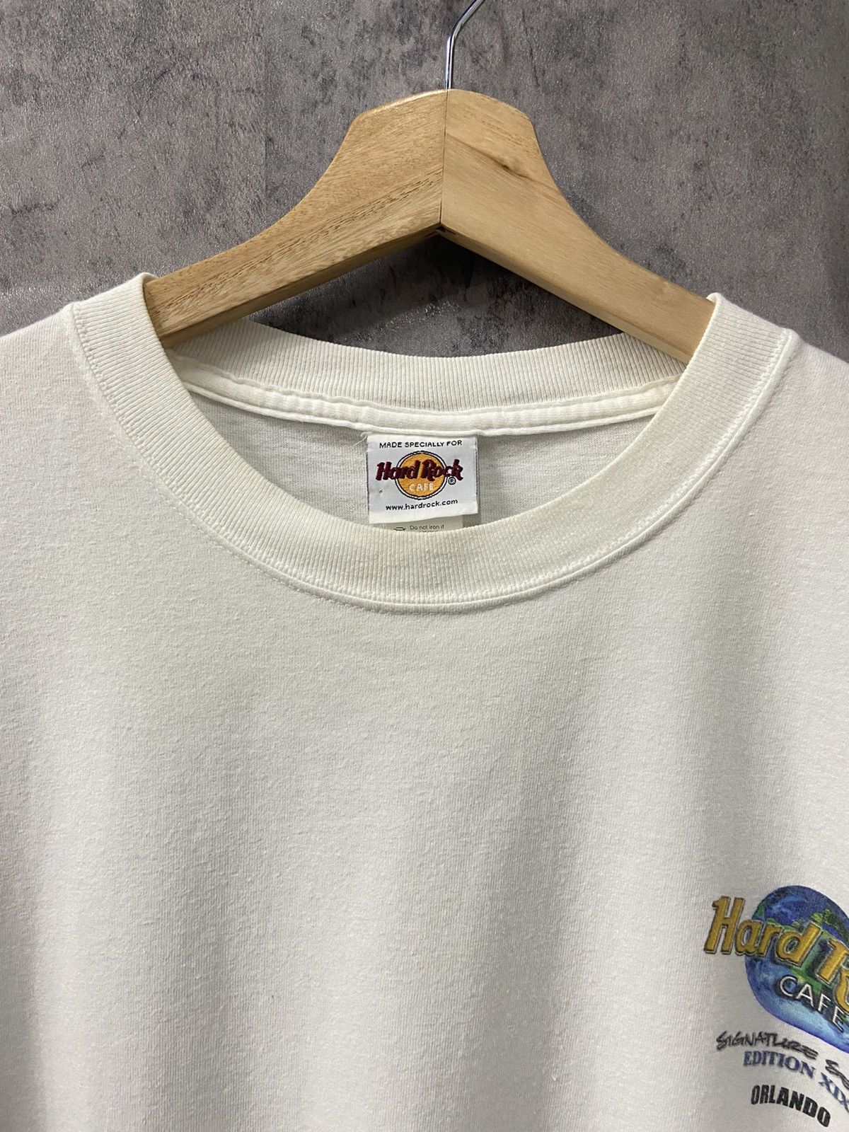 Hard Rock Cafe Vintage 90’s Hard Rock Cafe Elvis Presley Memorial Tshirt Size US XL / EU 56 / 4 - 10 Thumbnail