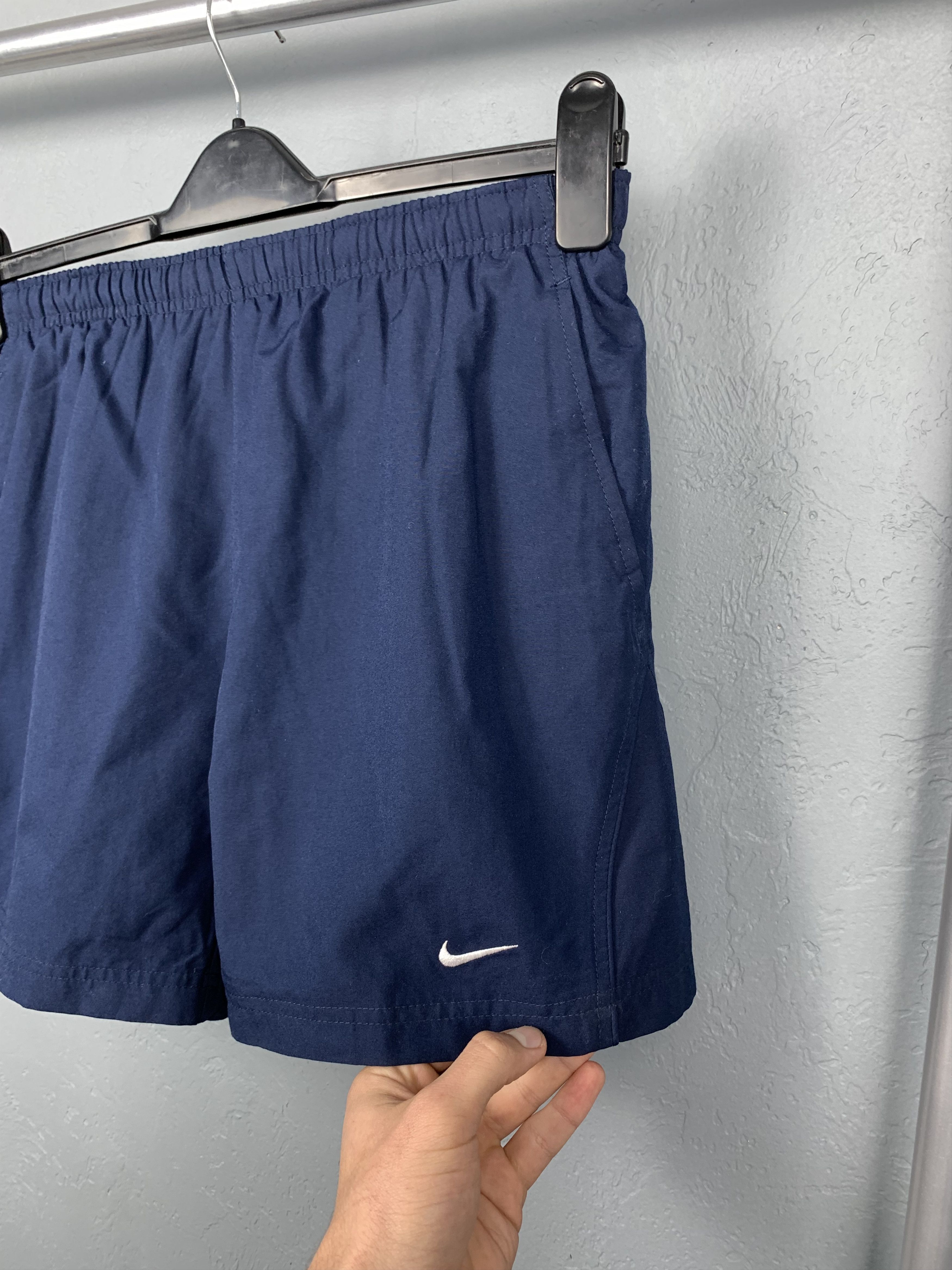 Nike Vintage Nike Mens Nylon Shorts Y2K Size US 30 / EU 46 - 2 Thumbnail