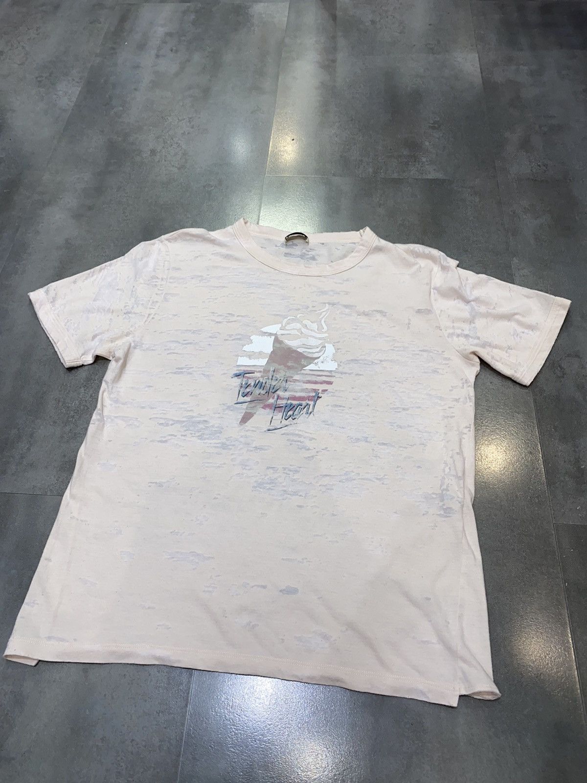Saint Laurent Paris SS17 Saint Laurent Paris Talent Heart Baby Pink T-Shirt Size US S / EU 44-46 / 1 - 9 Thumbnail