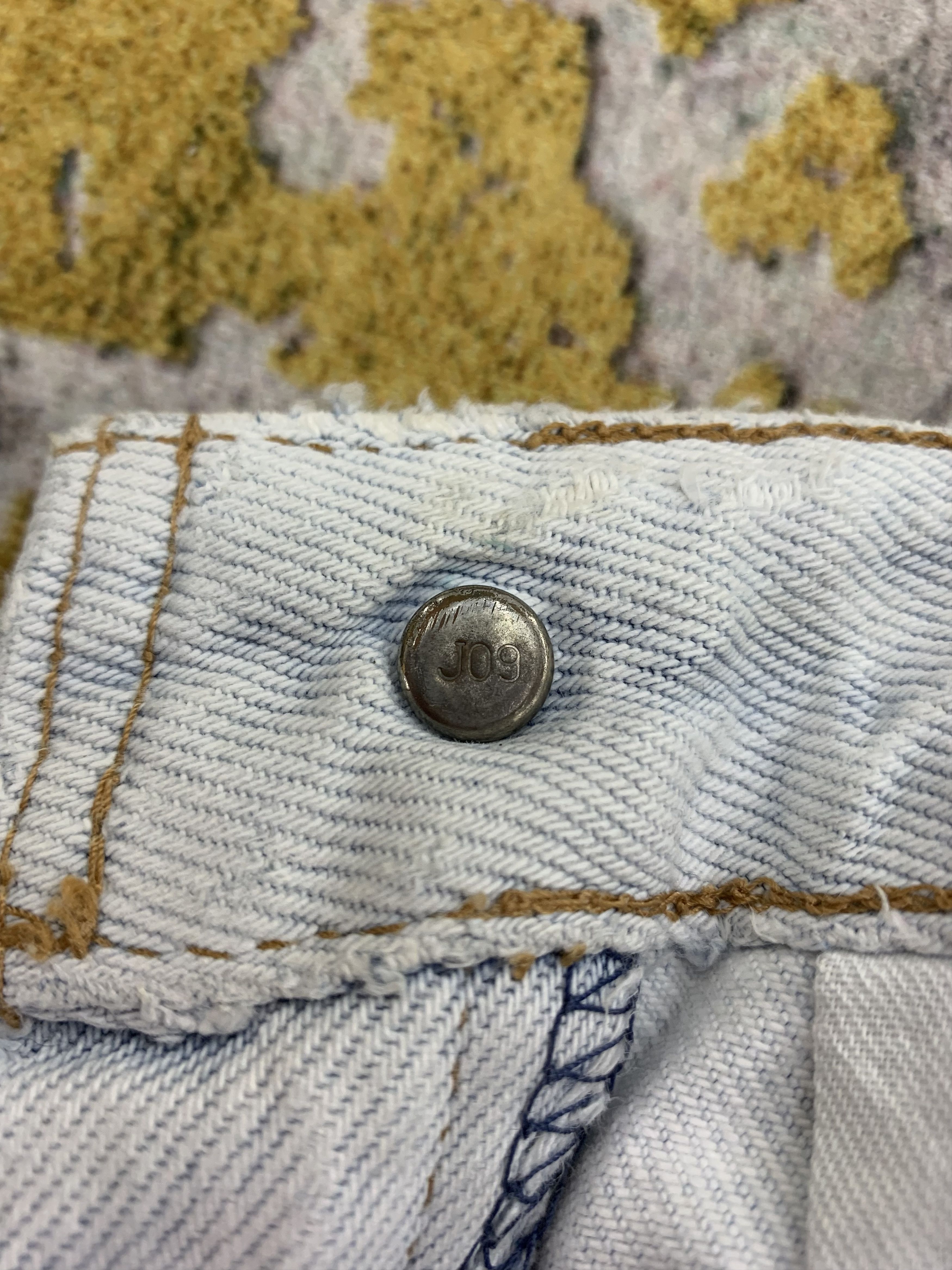 Levi's Vintage Levi's 515 Short Denim 26x10 Ripped Faded Size US 26 / EU 42 - 7 Thumbnail