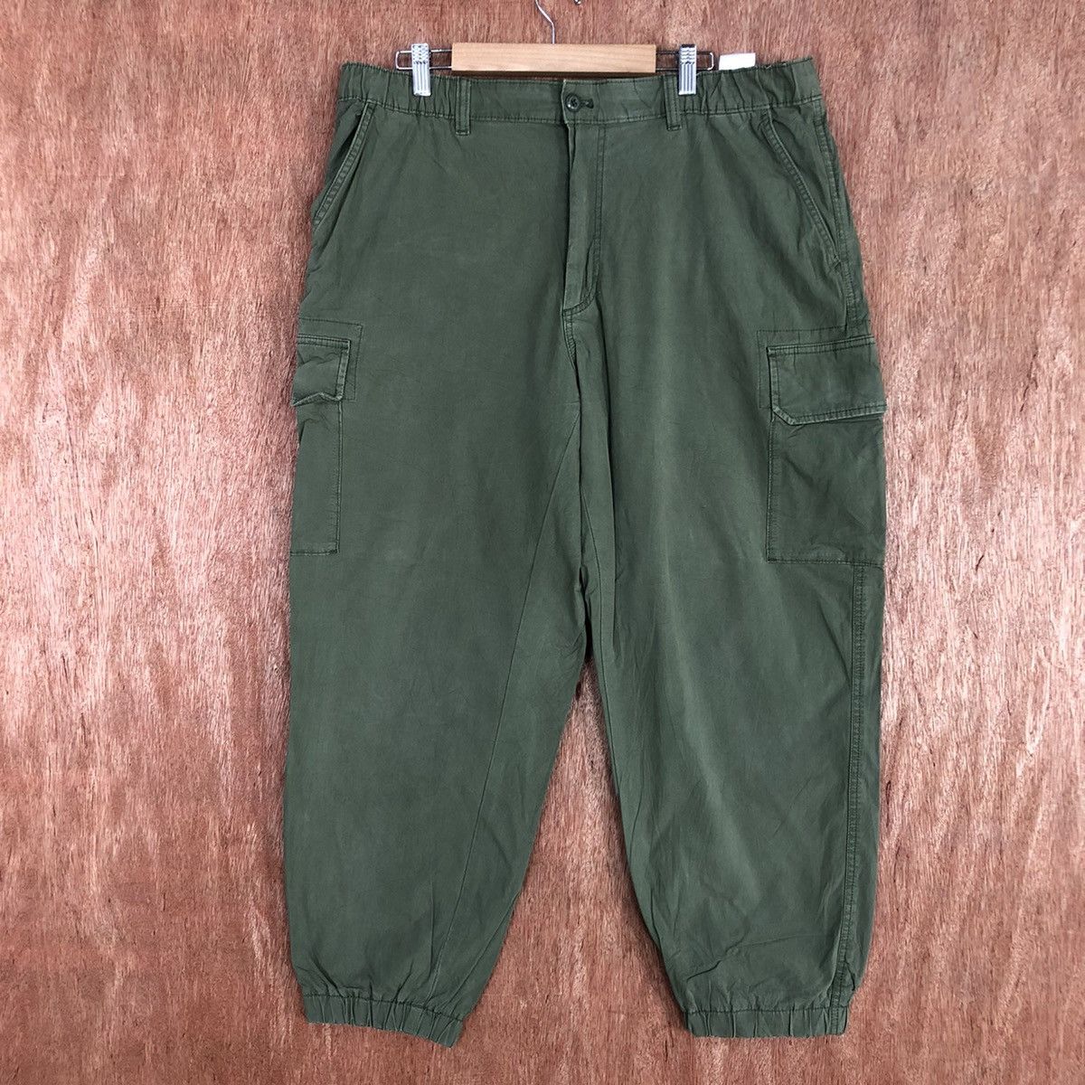 image of Uniqlo Green Multipocket Tactical Cargo Pants C892, Men's (Size 36)