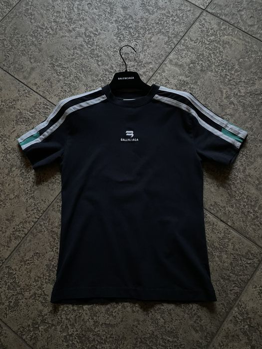 balenciaga shrunk shirt