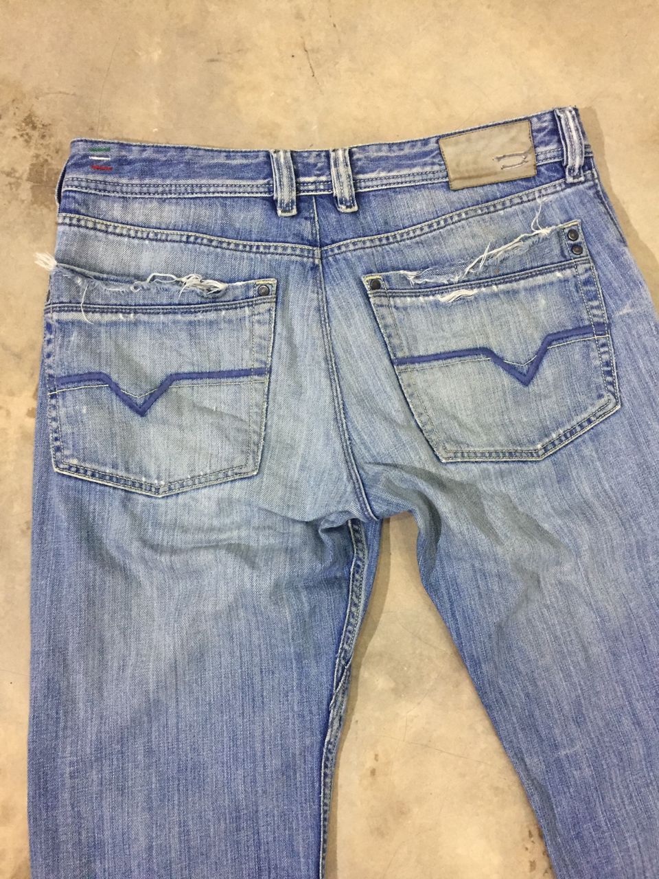 Diesel Diesel Lemmen 008EW Italy Distressed Jeans W33 L42.5 Size US 33 - 15 Thumbnail