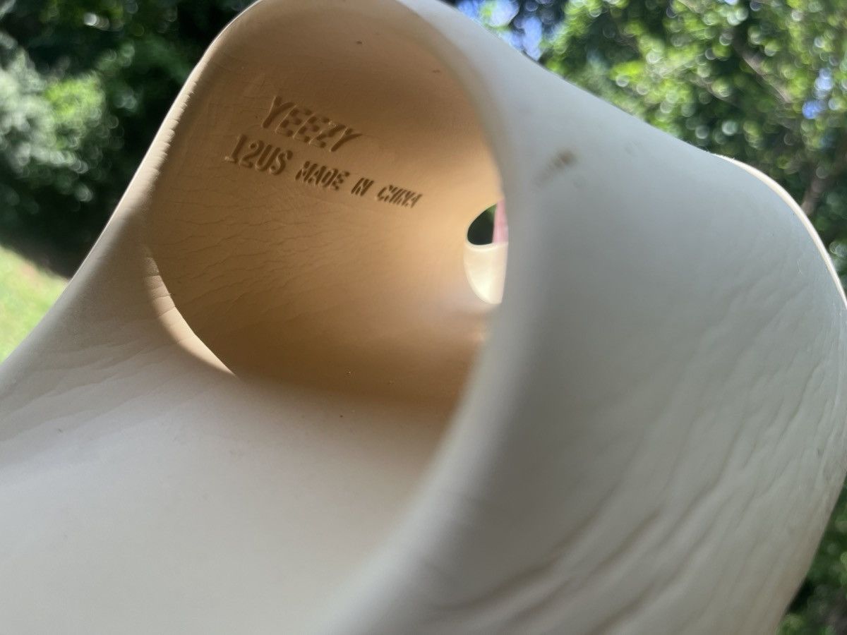 Adidas × Kanye West Adidas Yeezy Slide Bone (No Box) Size US 12 / EU 45 - 6 Thumbnail