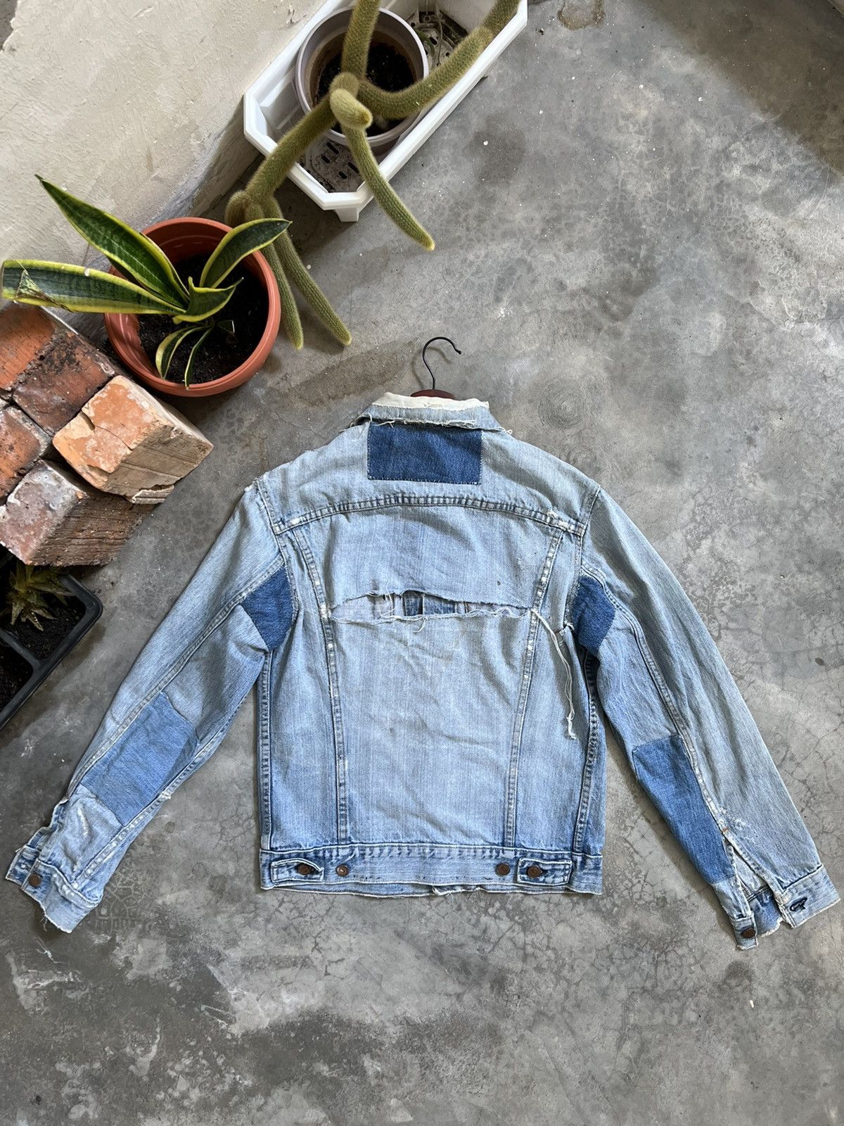 Levi's Vintage Clothing × Vintage Levi's Patchwork Distressed Denim Jacket Size US S / EU 44-46 / 1 - 3 Thumbnail