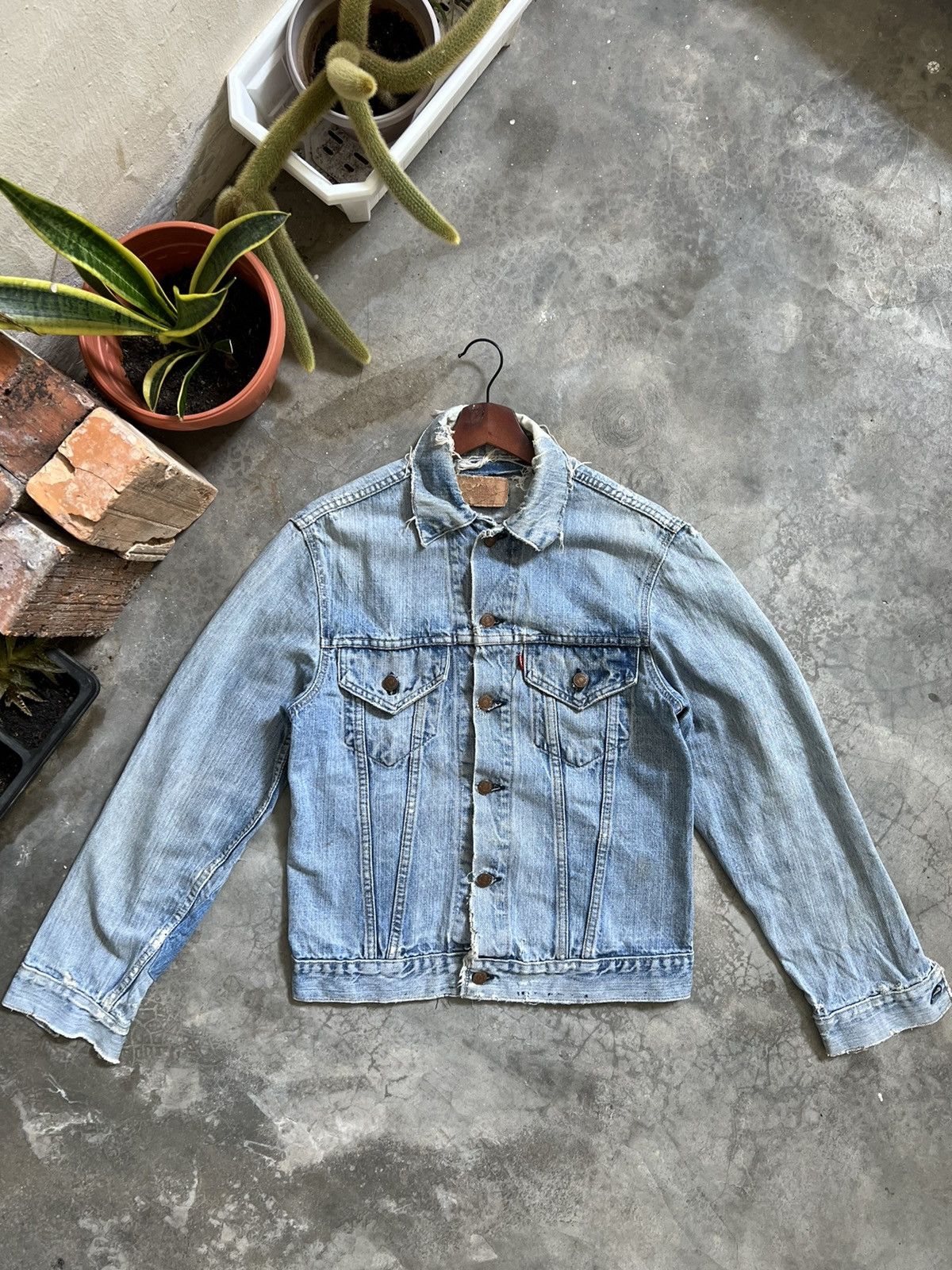 Levi's Vintage Clothing × Vintage Levi's Patchwork Distressed Denim Jacket Size US S / EU 44-46 / 1 - 2 Thumbnail