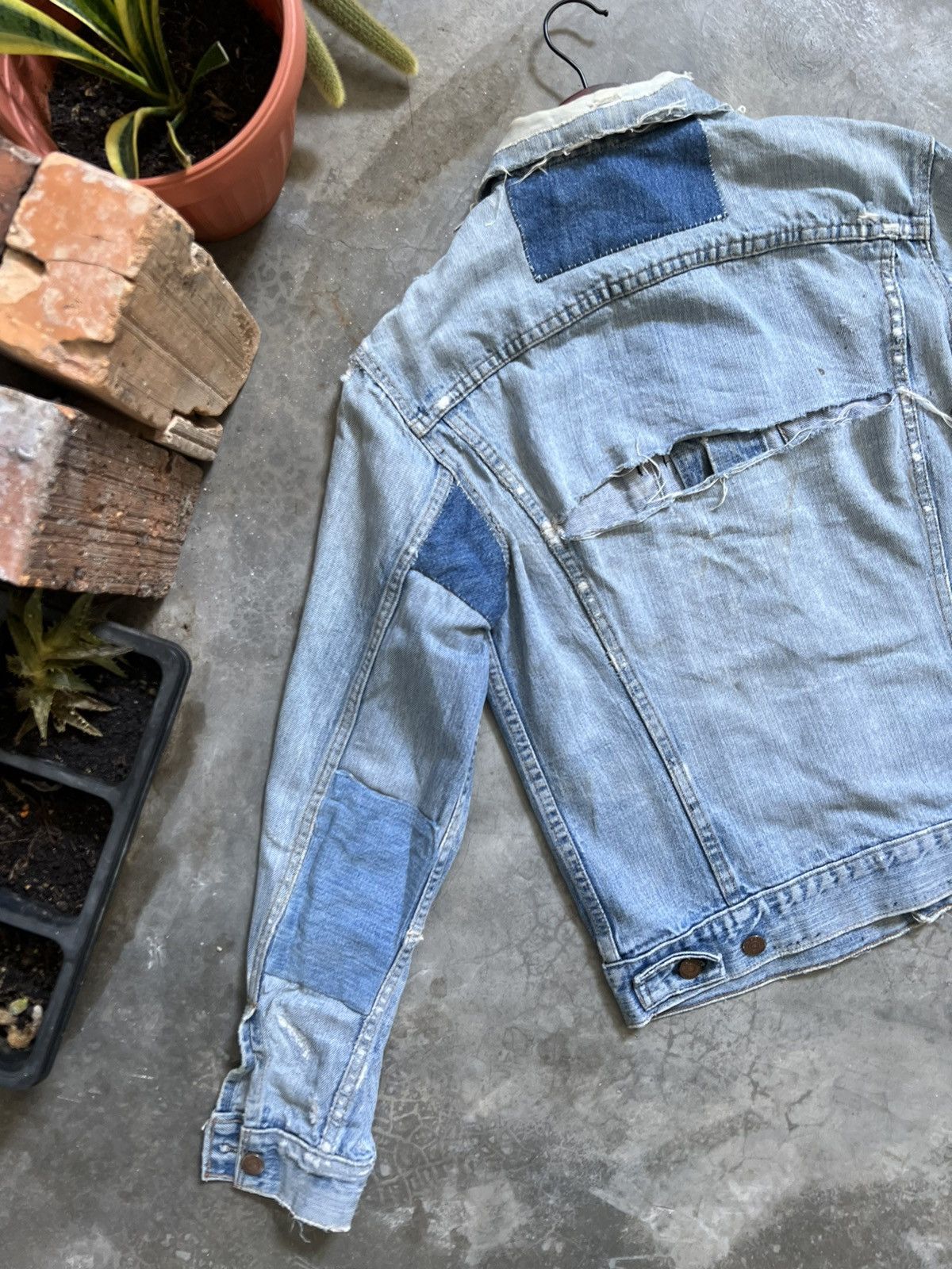 Levi's Vintage Clothing × Vintage Levi's Patchwork Distressed Denim Jacket Size US S / EU 44-46 / 1 - 1 Thumbnail