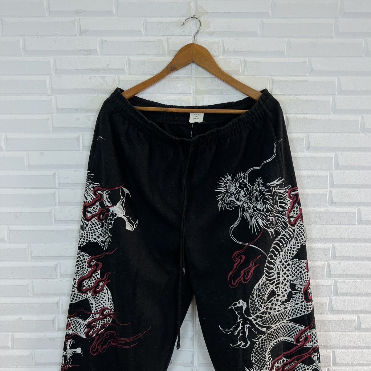 Japanese Brand VINTAGE SWEATPANTS SUKAJAN DESIGN BIG LOGO DRAGON Size US 34 / EU 50 - 2 Thumbnail
