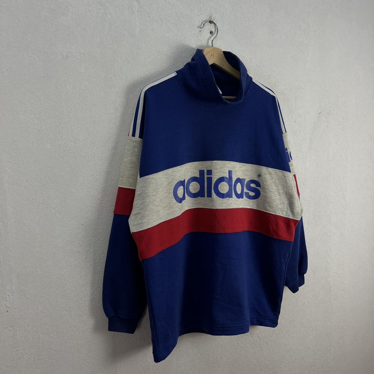 VINTAGE ADIDAS BIG LOGO SWEATSHIRT INSPIRED BY RUN DMC BAND