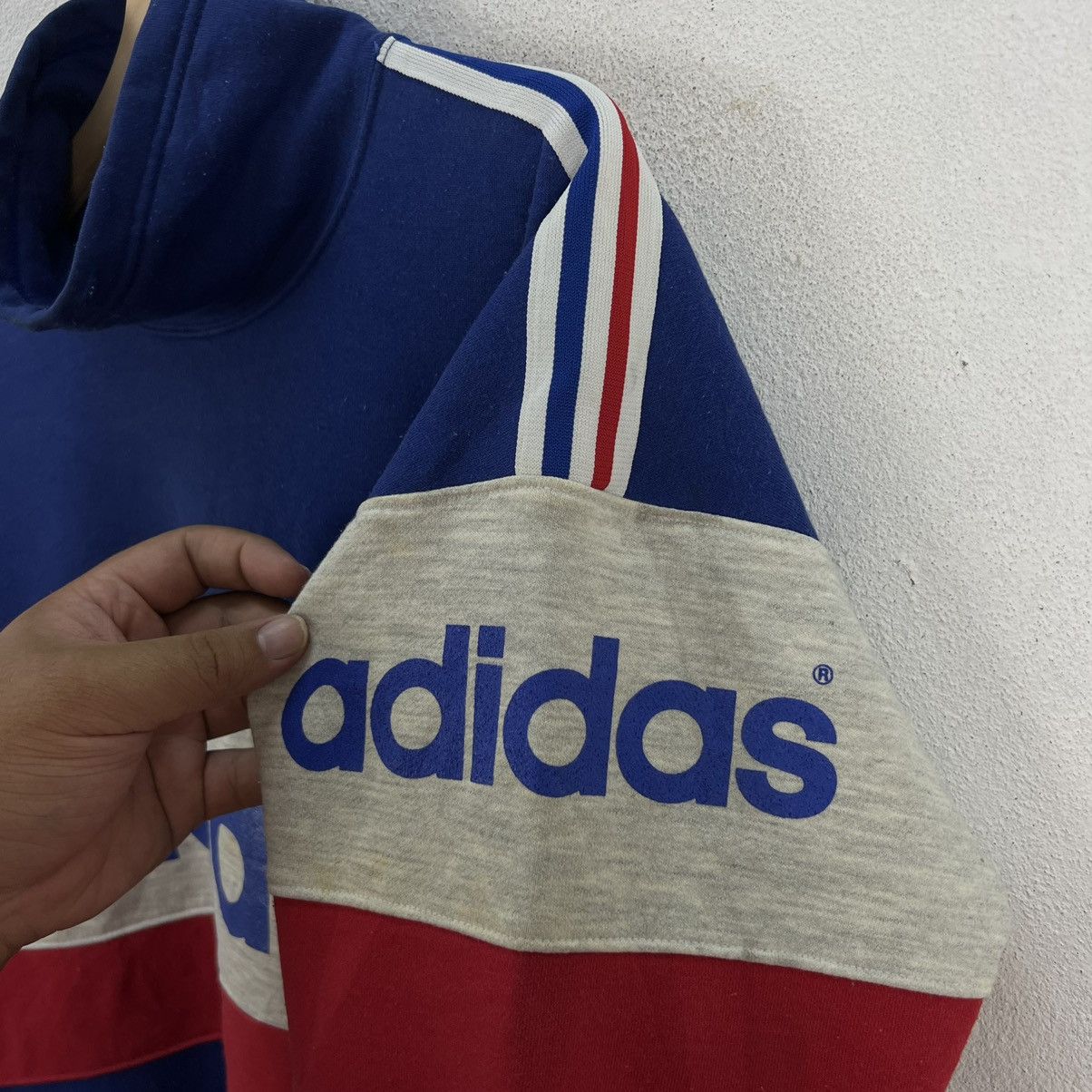 VINTAGE ADIDAS BIG LOGO SWEATSHIRT INSPIRED BY RUN DMC BAND
