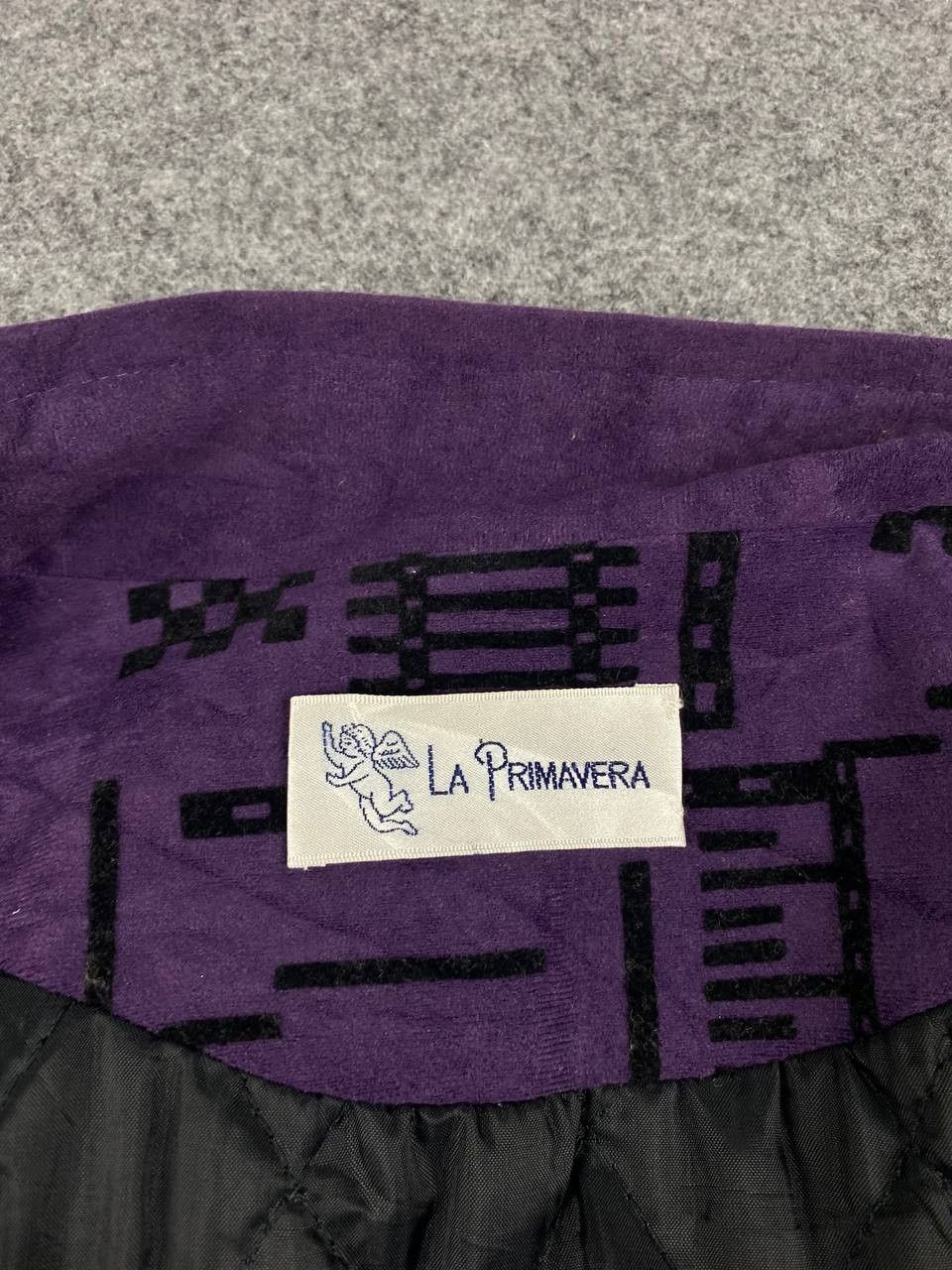 Japanese Brand vintage japanese brands velvet jacket nice design Size US XL / EU 56 / 4 - 7 Thumbnail