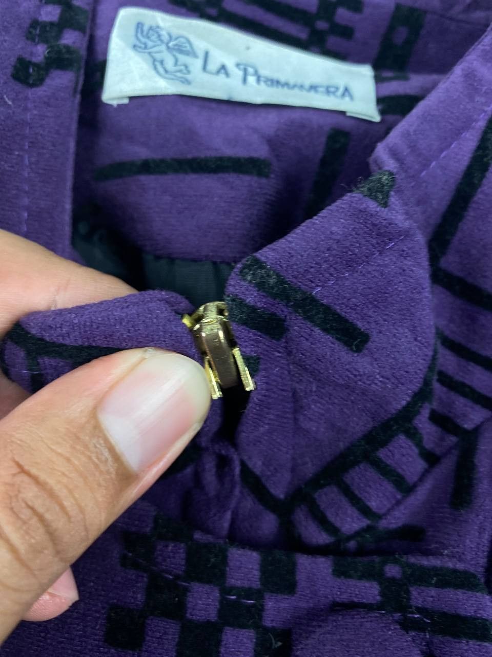 Japanese Brand vintage japanese brands velvet jacket nice design Size US XL / EU 56 / 4 - 5 Thumbnail