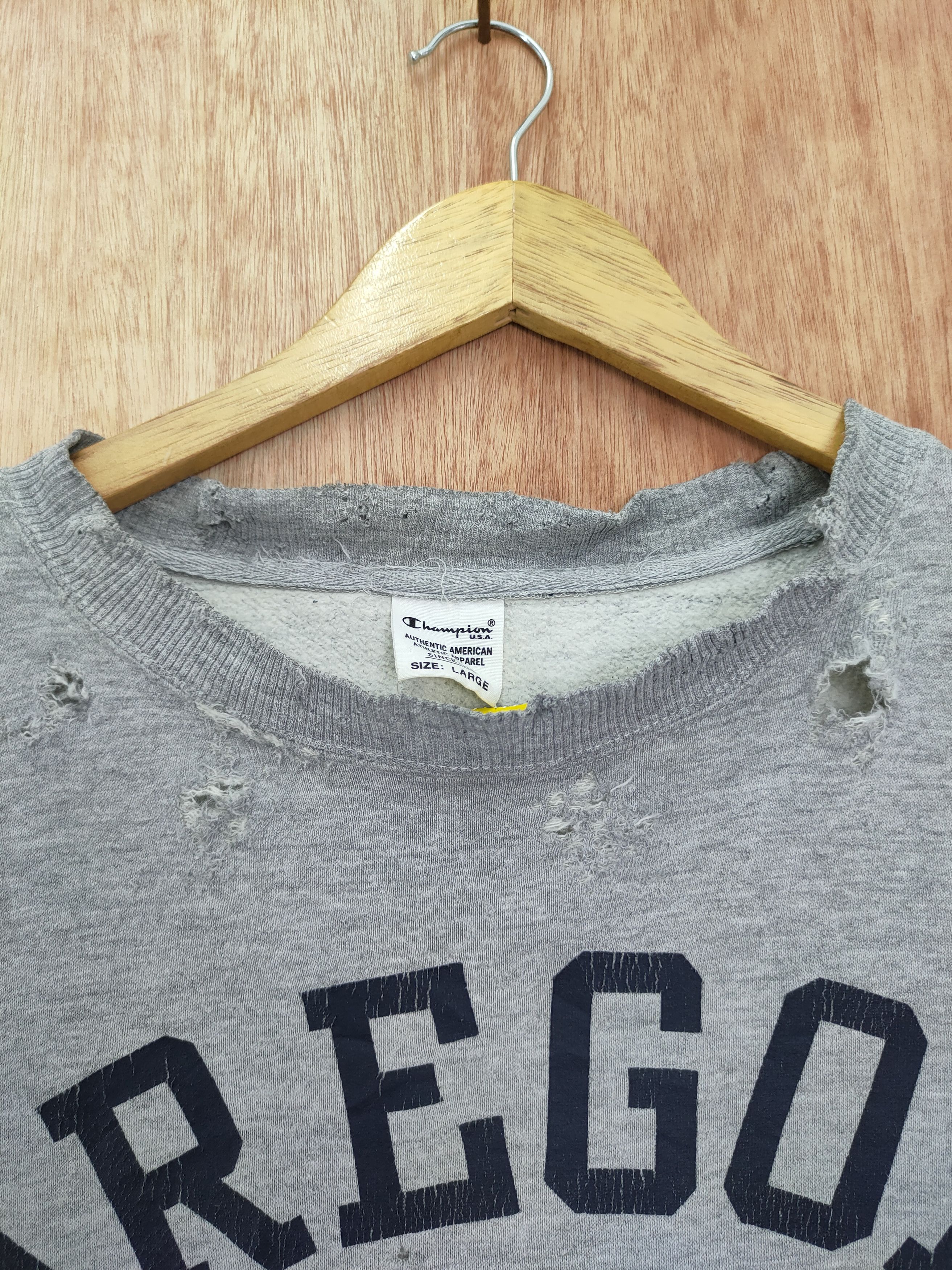 Champion DLL Champion Oregon State distressed thrashed vtg #46-186 Size US L / EU 52-54 / 3 - 8 Thumbnail