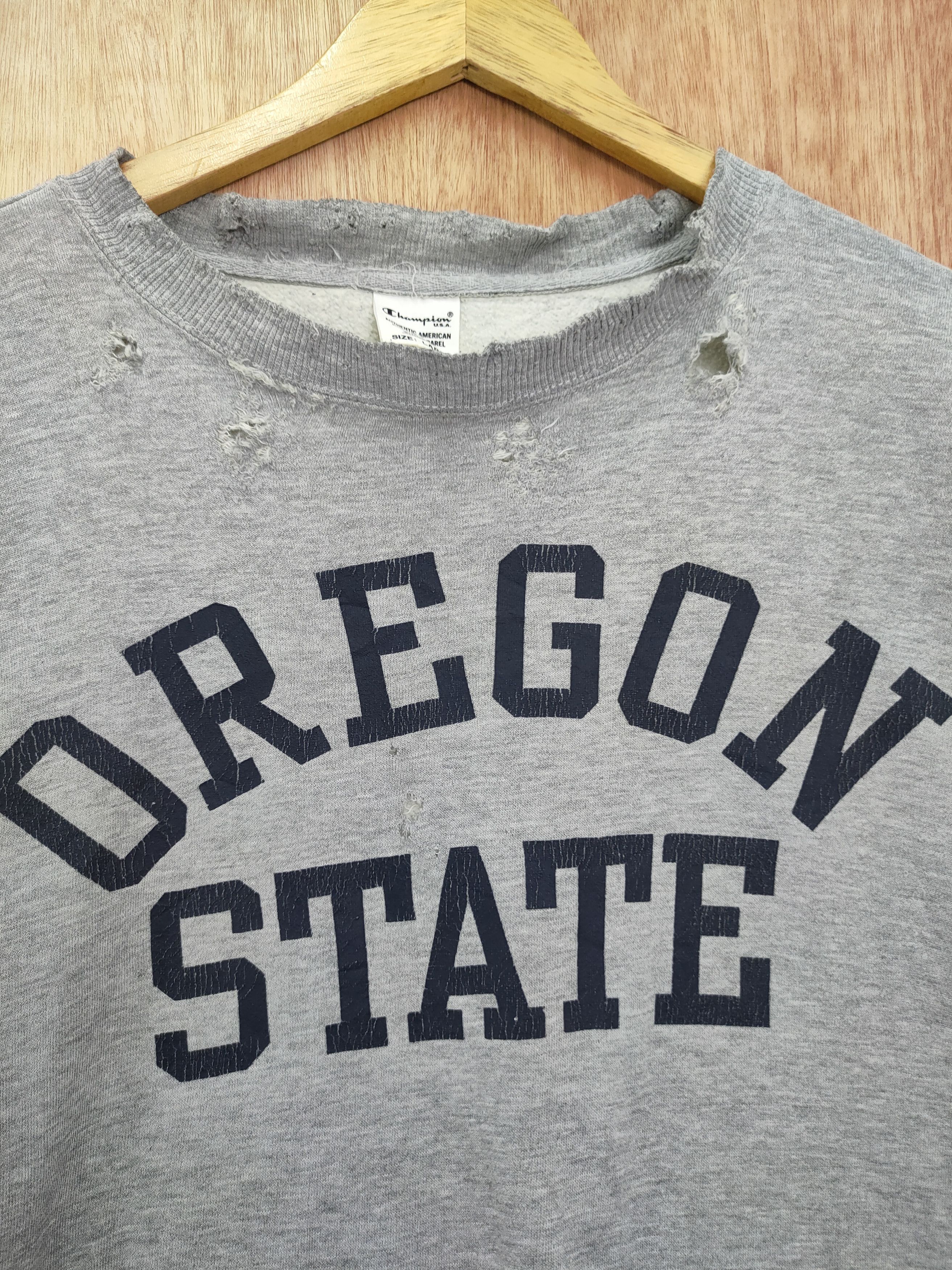 Champion DLL Champion Oregon State distressed thrashed vtg #46-186 Size US L / EU 52-54 / 3 - 5 Thumbnail