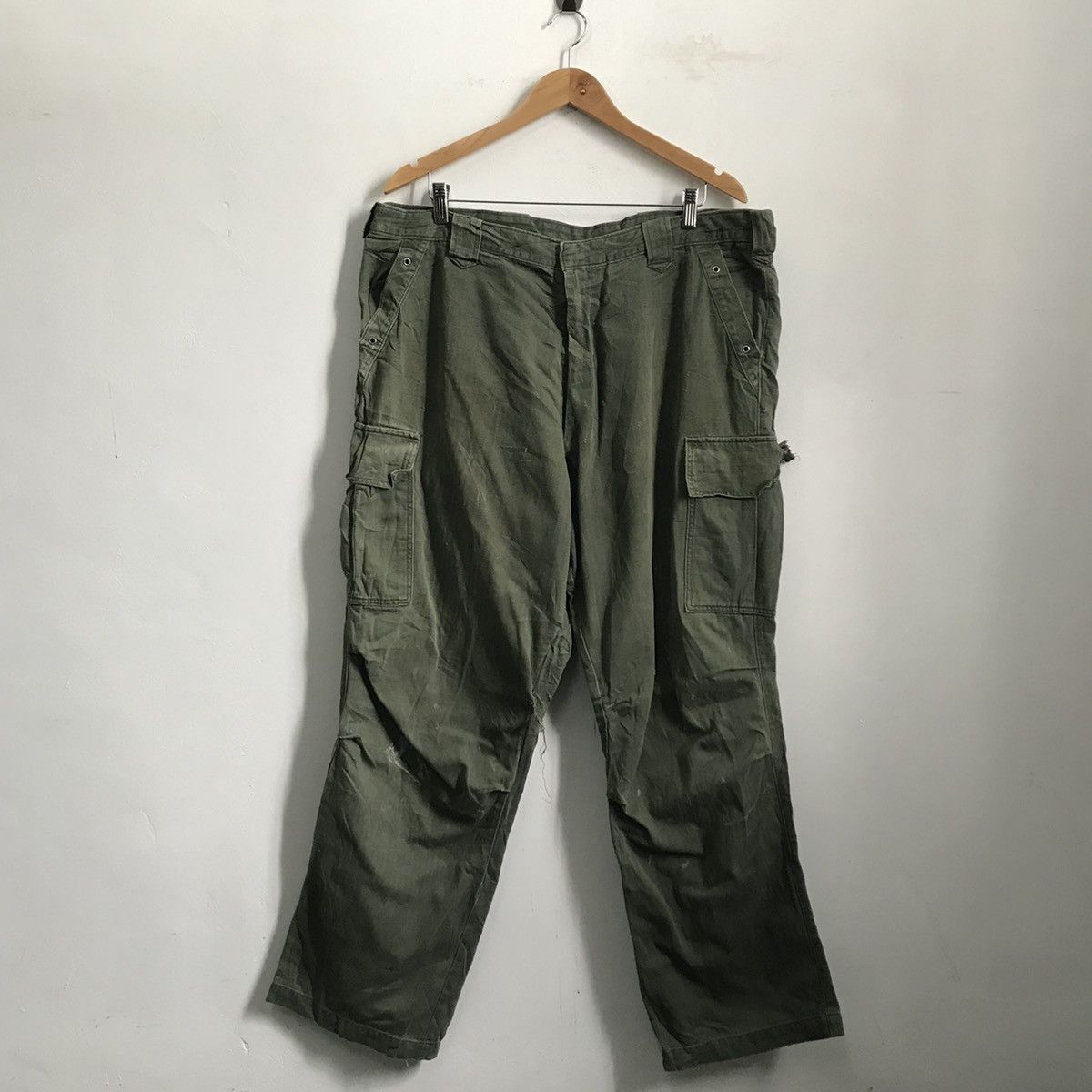 image of Jora Military Multipocket Cargo Pants in Green, Men's (Size 40)