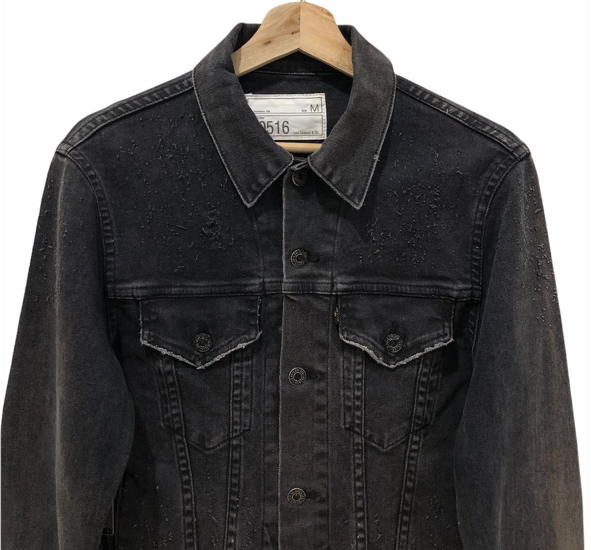 Levi's VINTAGE LEVI’S 70516 DISTRESSED BLACK DENIM TRUCKER JACKET Size US S / EU 44-46 / 1 - 2 Thumbnail