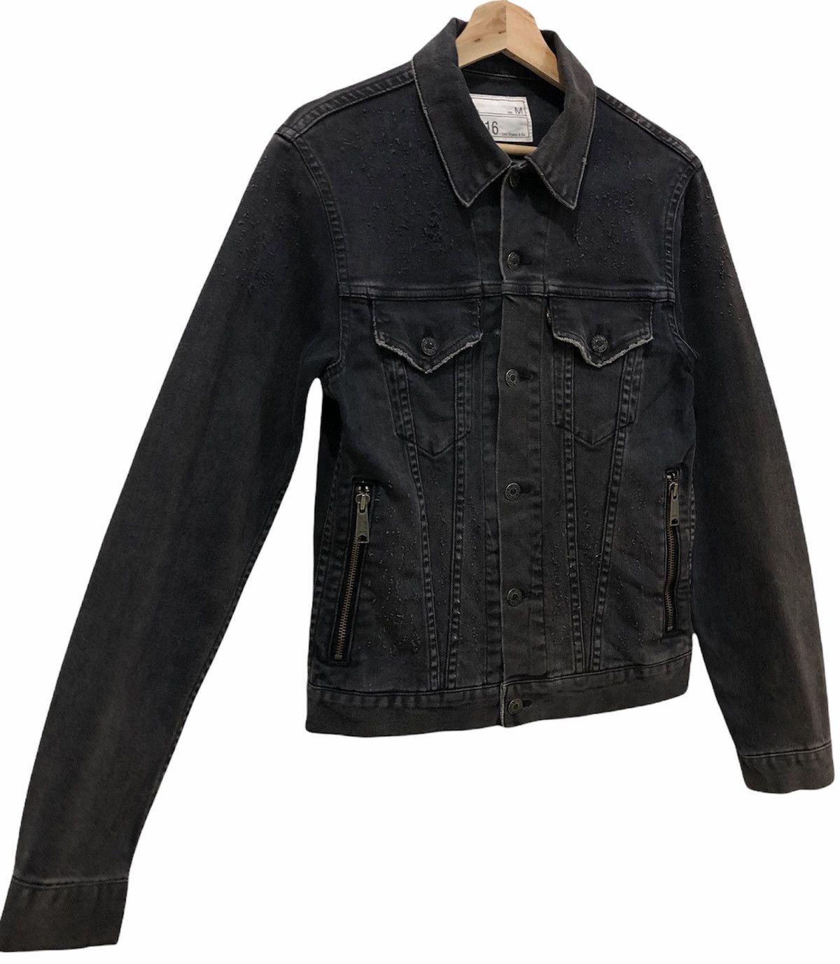 Levi's VINTAGE LEVI’S 70516 DISTRESSED BLACK DENIM TRUCKER JACKET Size US S / EU 44-46 / 1 - 3 Thumbnail